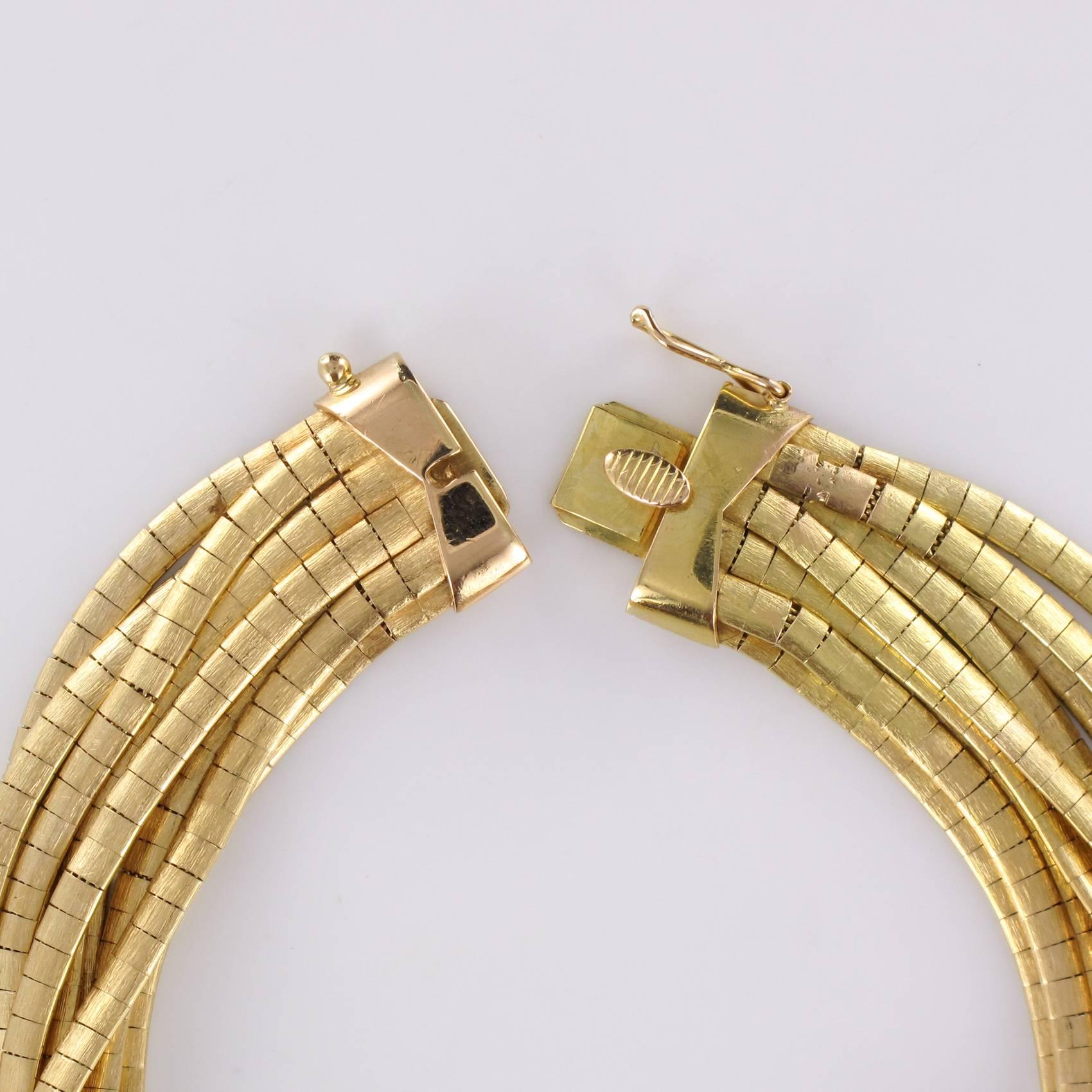 Italian 1950s 18 Karats Yellow Satin Gold Ribbons Bracelet In Good Condition In Poitiers, FR
