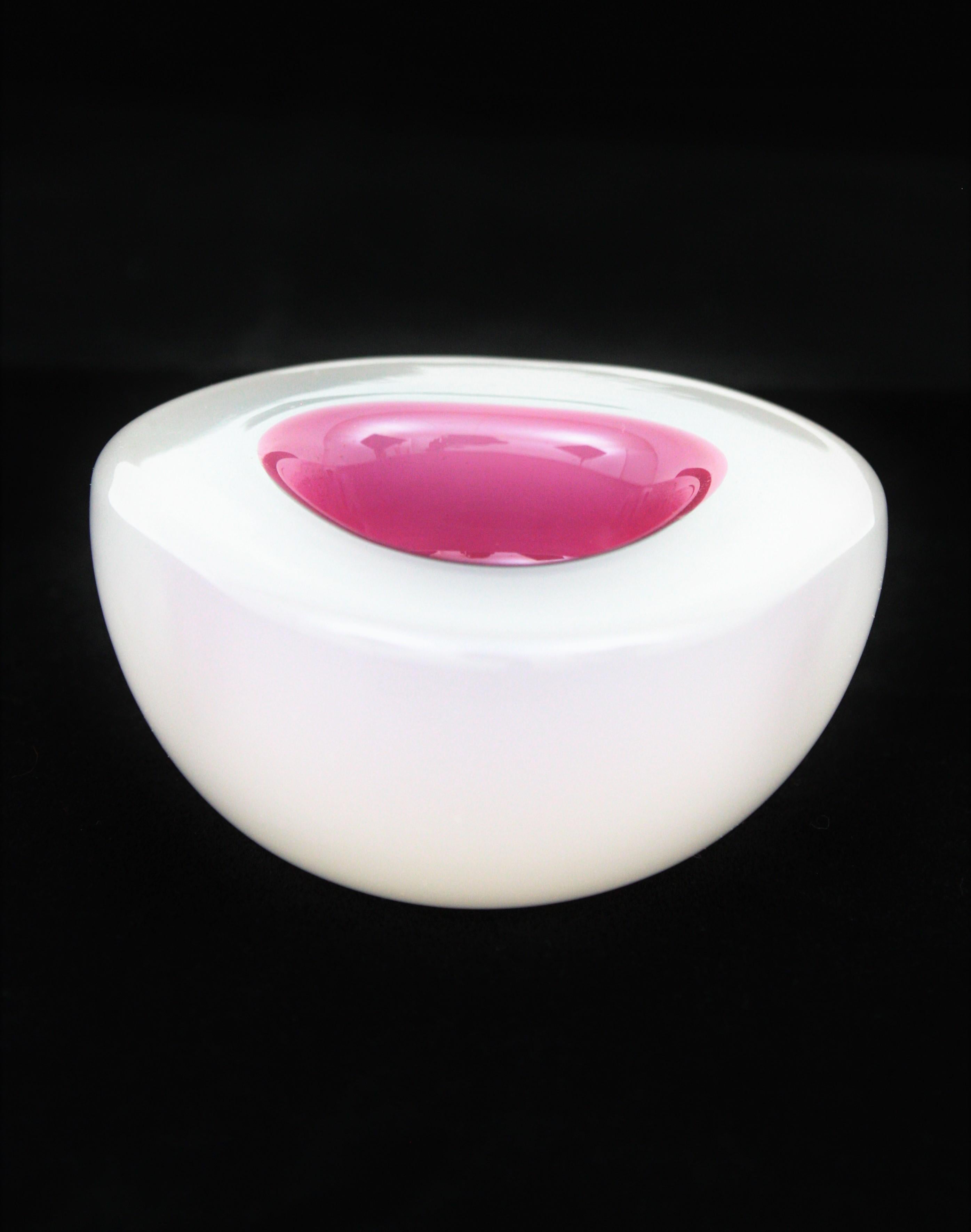 Mid-Century Modern Italian 1950s Archimede Seguso Opal White and Pink Alabastro Geode Glass Bowl