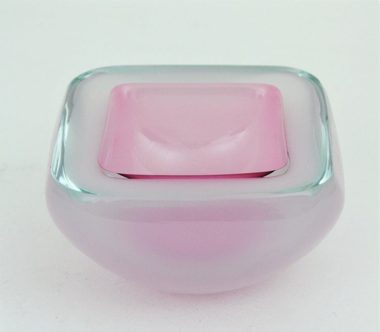 20th Century Italian 1950s Archimede Seguso Opal White and Pink Alabastro Geode Glass Bowl For Sale