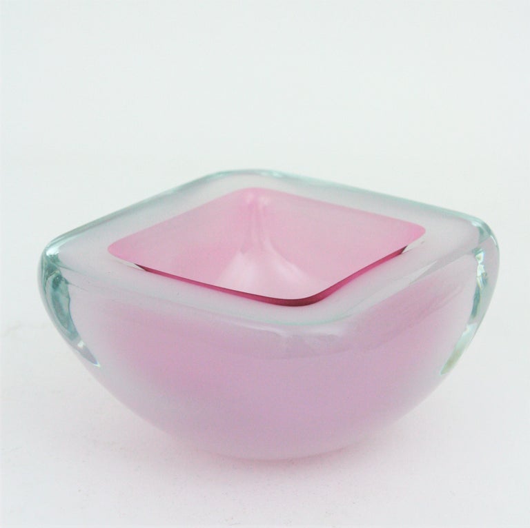 Italian 1950s Archimede Seguso Opal White and Pink Alabastro Geode Glass Bowl For Sale 3