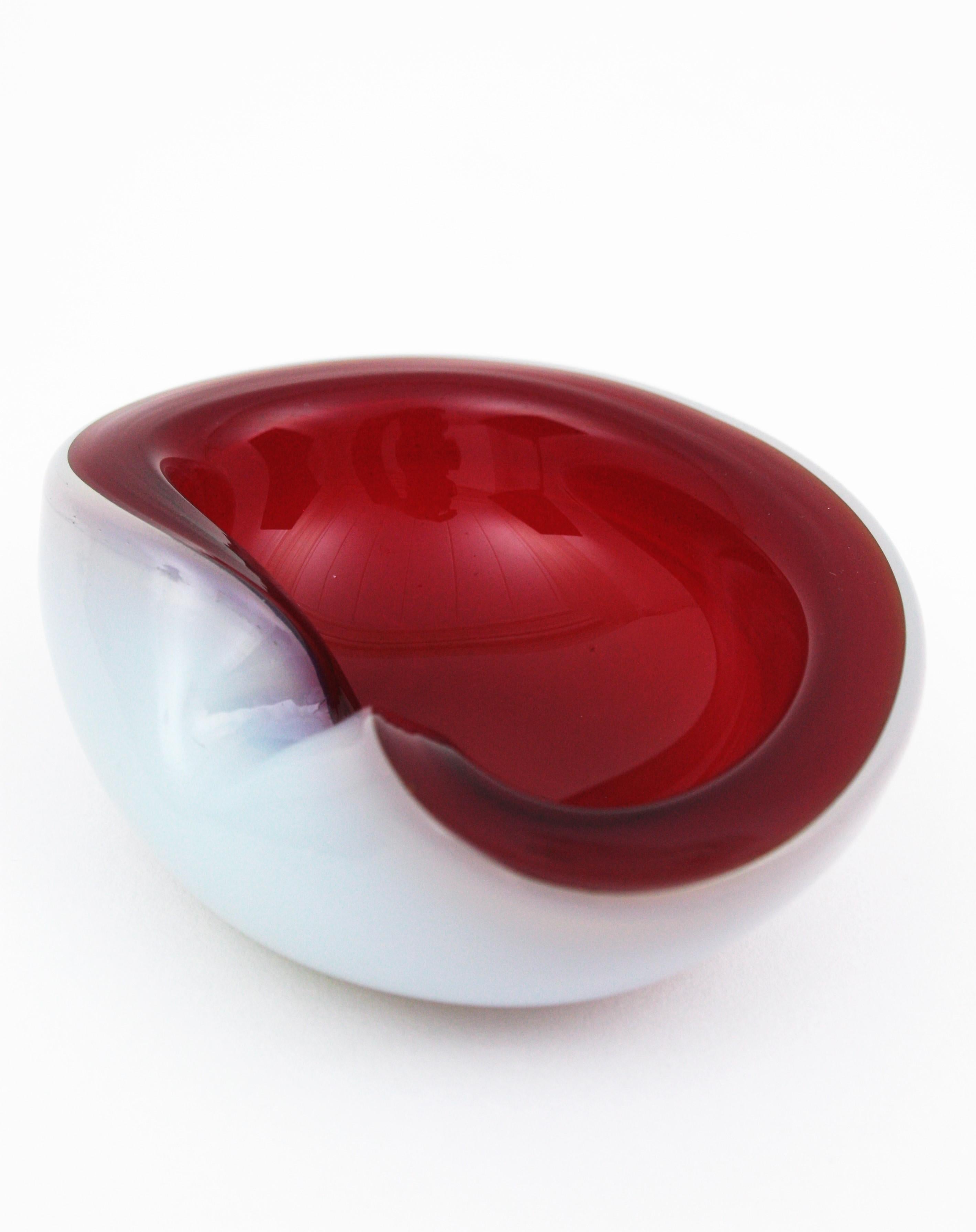 Italian 1950s Archimede Seguso Opal White and Red Alabastro Geode Glass Bowl 4