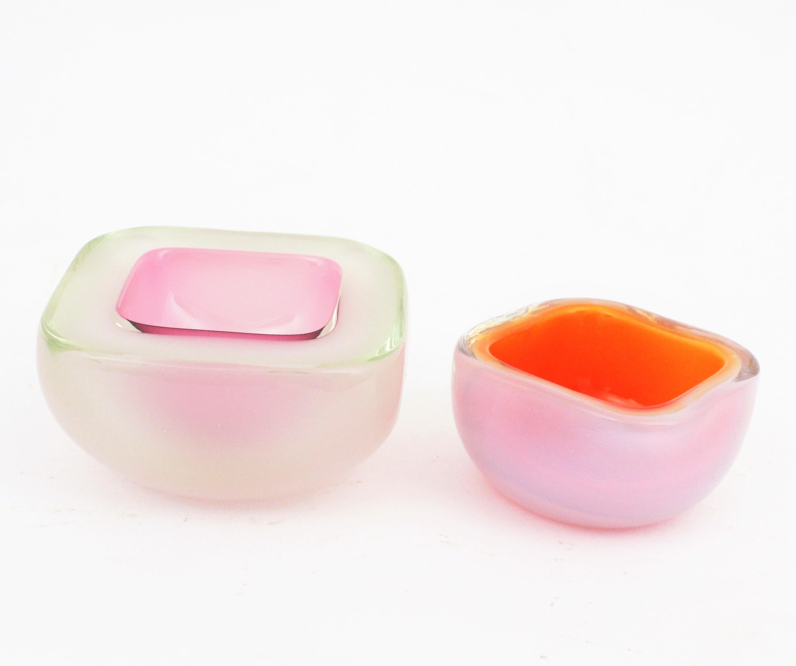 Italian 1950s Archimede Seguso Opal White and Pink Alabastro Geode Glass Bowl In Excellent Condition In Barcelona, ES