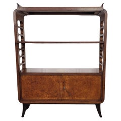 Mueble bar italiano Art Decó de mediados de siglo de madera de nogal con estantes