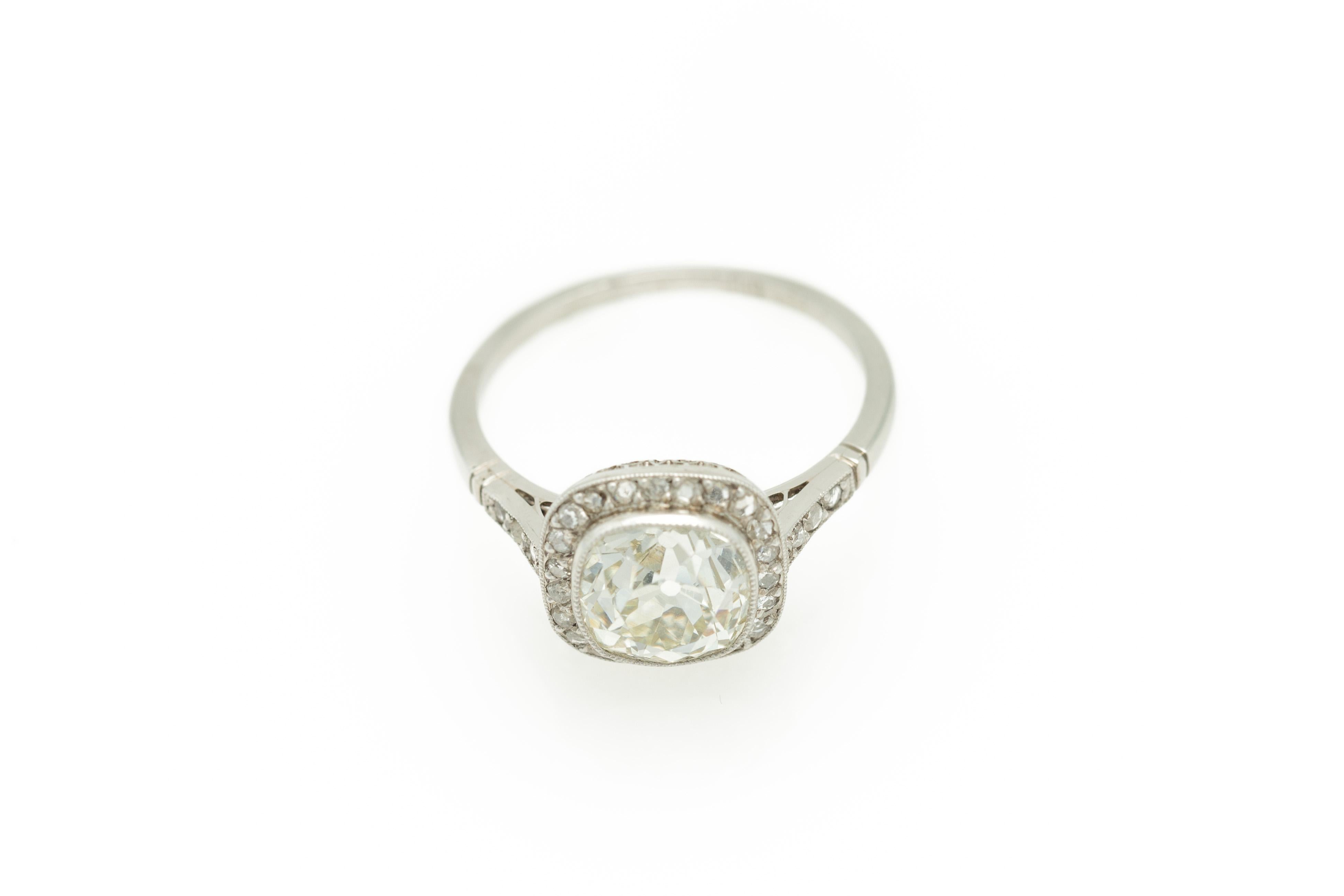 Italian 1950s Art Deco Revival 2.64 Carat Cushion Cut Diamond Ring in Platinum 7