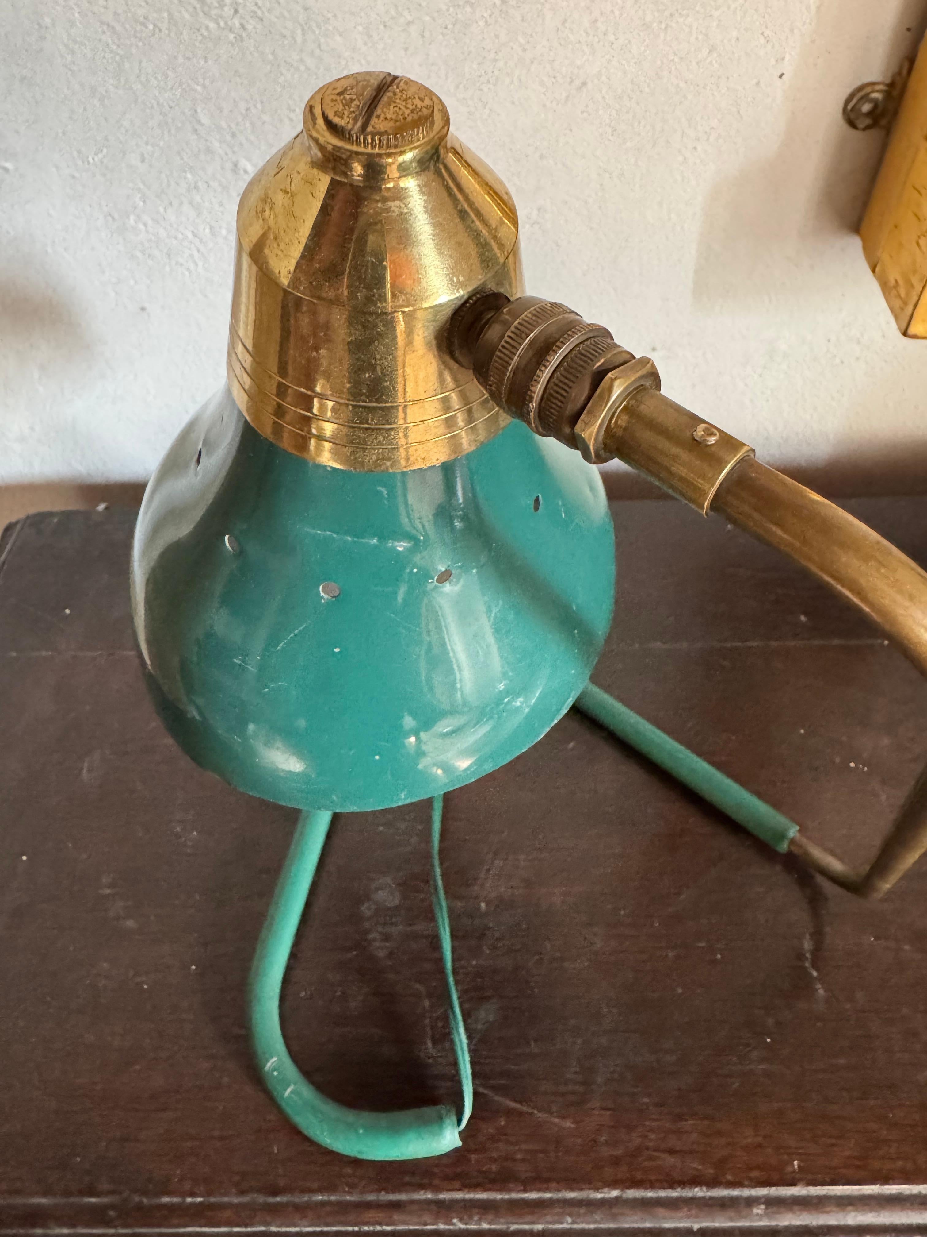 Painted Italian 1950’s articulating desk lamp For Sale
