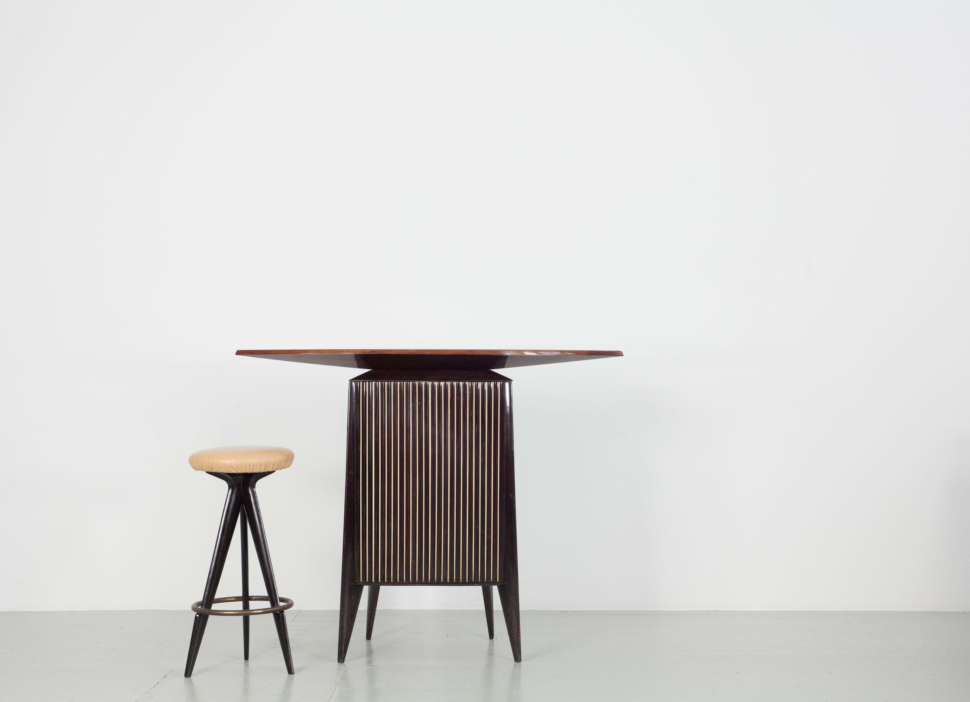 Mid-Century Modern Italian 1950s Bar Cabinet with 2 Barstools, Attributed to Osvaldo Borsani