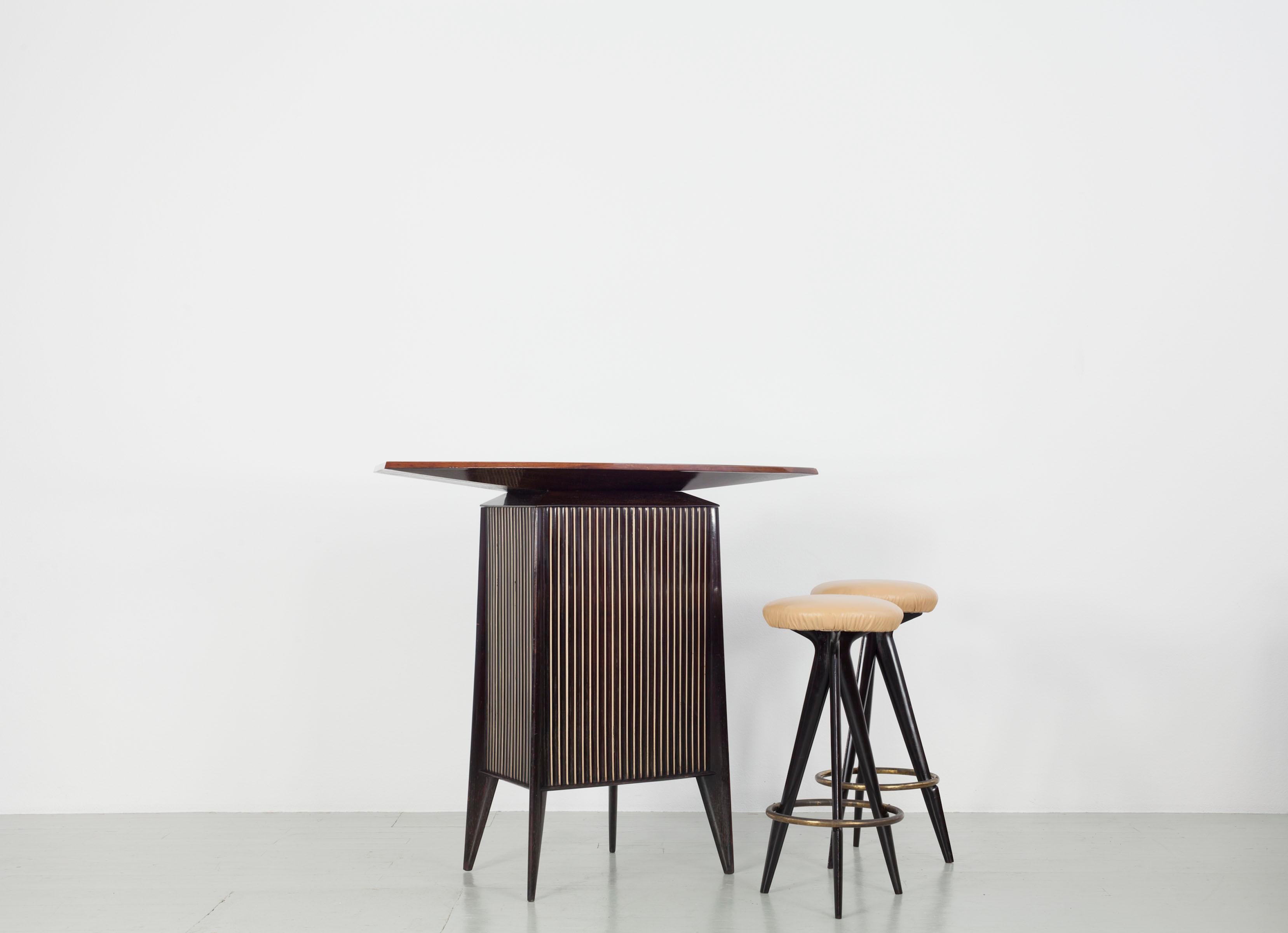 Mid-20th Century Italian 1950s Bar Cabinet with 2 Barstools, Attributed to Osvaldo Borsani