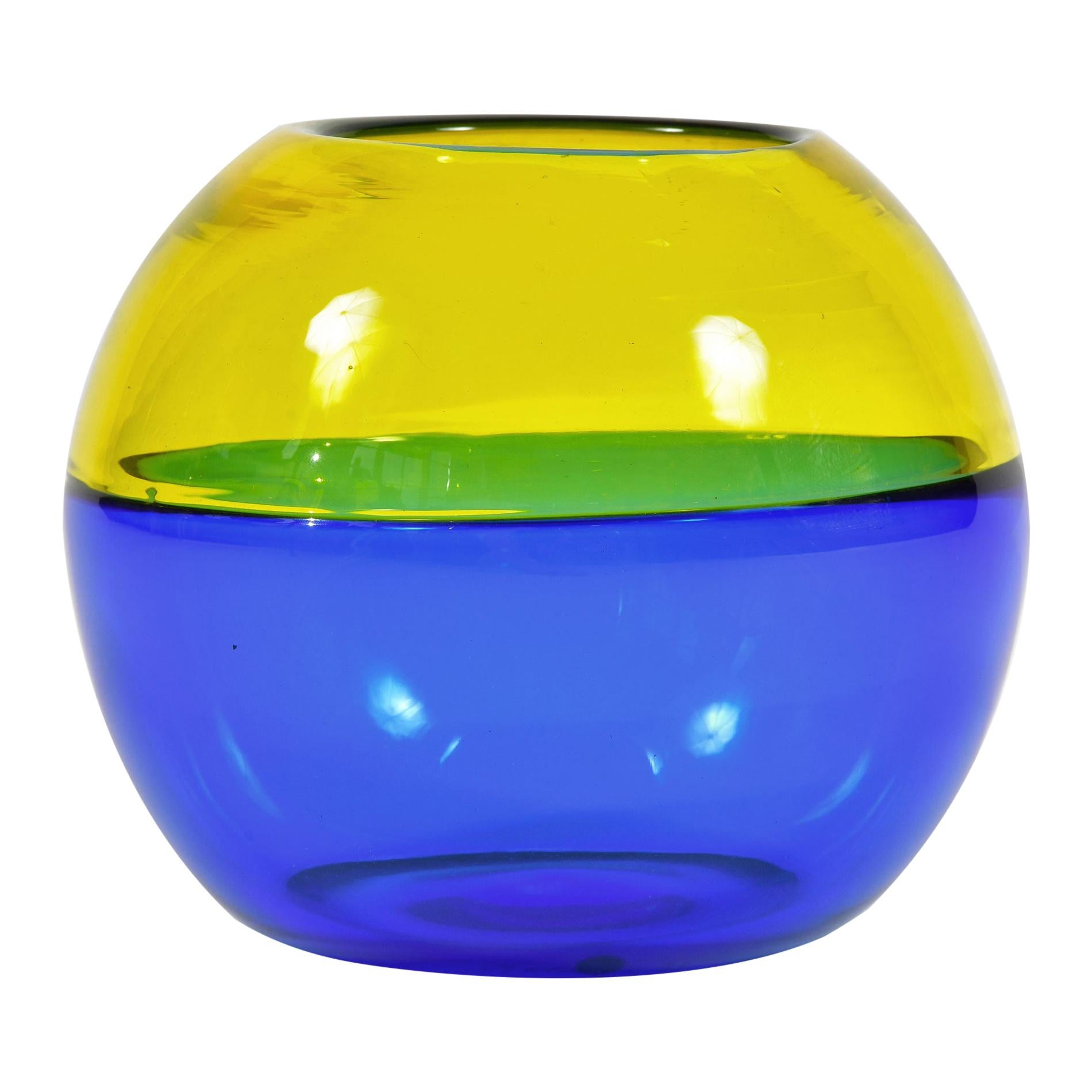 italien Vase Globe bleu et jaune en verre de Murano des années 1950 en vente