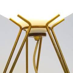 Lampada da tavolo italiana degli anni '50 in ottone e vetro