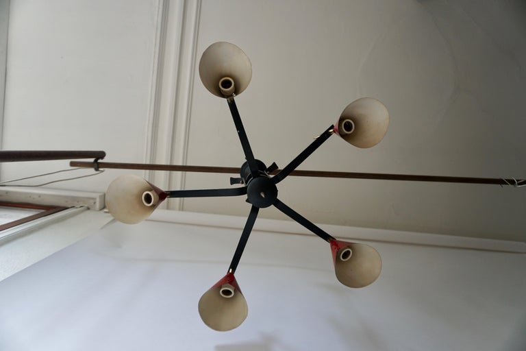 Italian 1950s Brass and Metal Chandelier For Sale 3