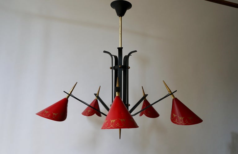 Italian 1950s Brass and Metal Chandelier For Sale 4