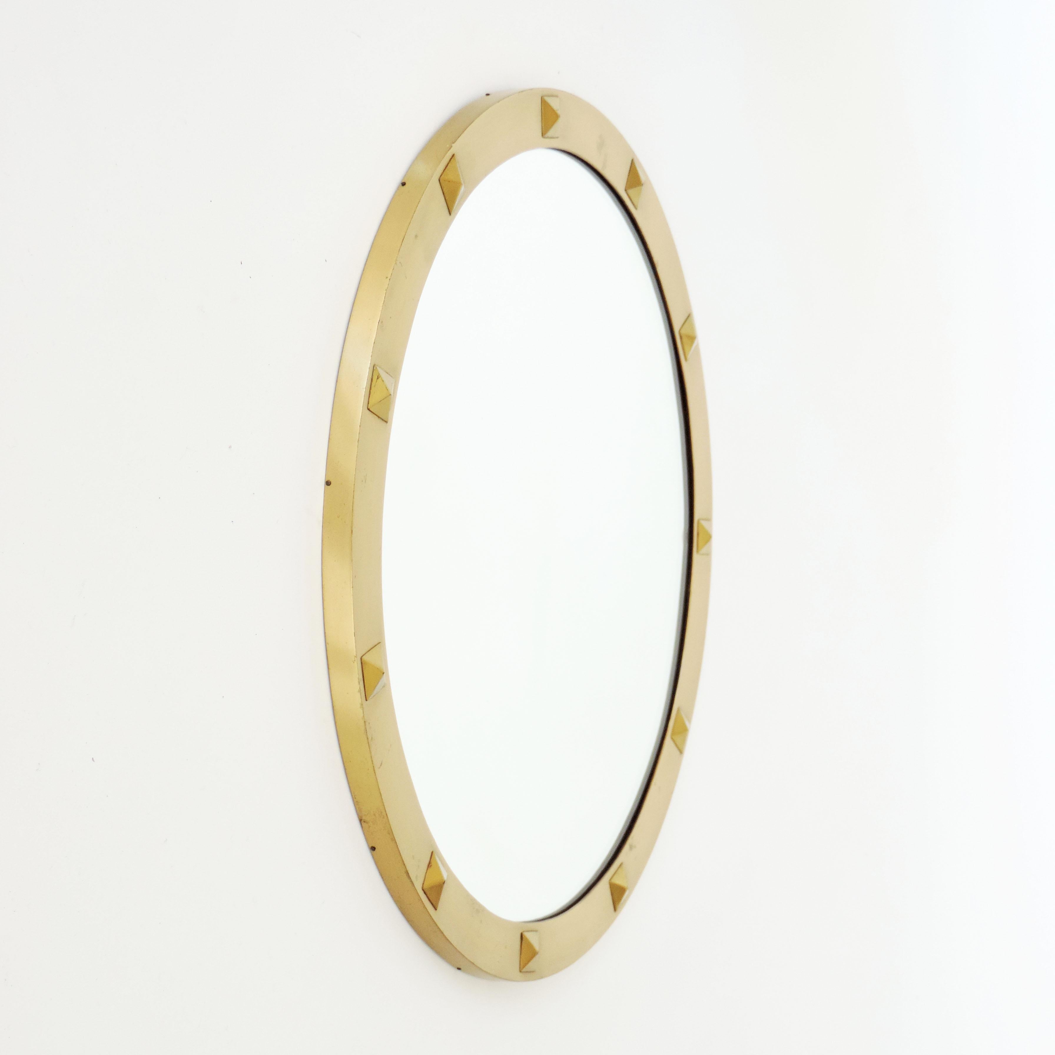 Mid-20th Century Italian 1950s Brass and Studs Circular Wall Mirror For Sale