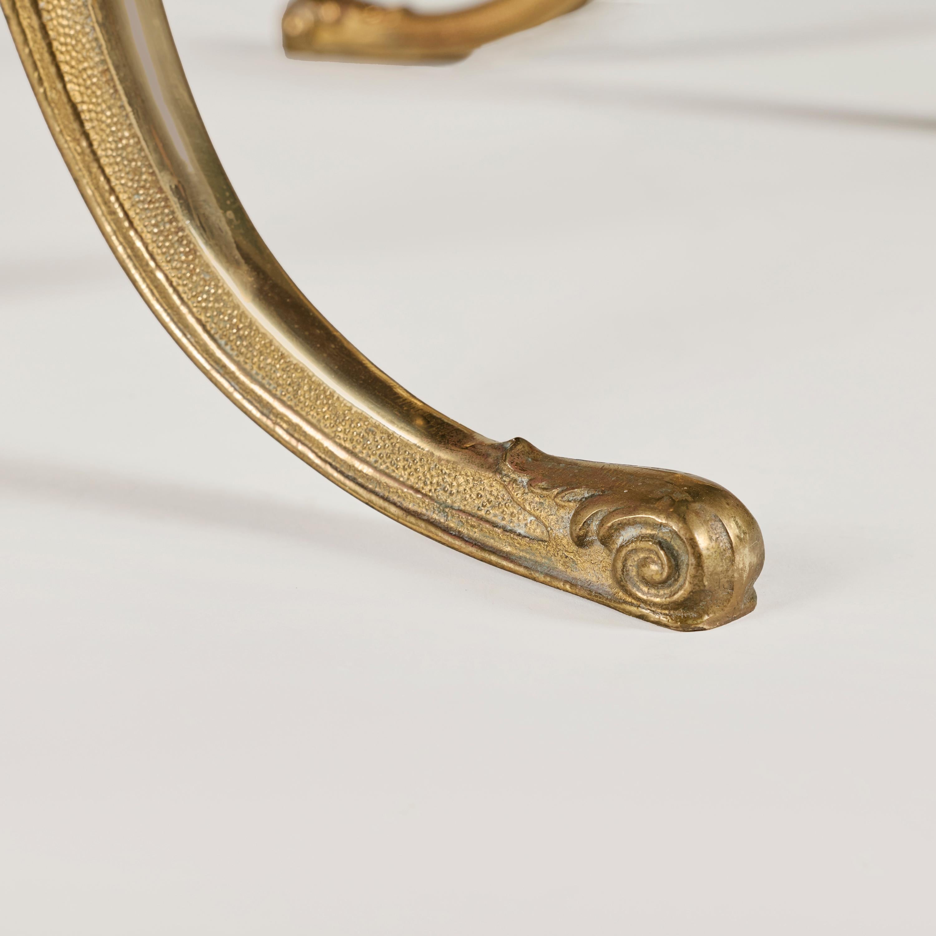 Miroir sur pied italien des années 1950 en laiton avec pieds évasés en vente 4