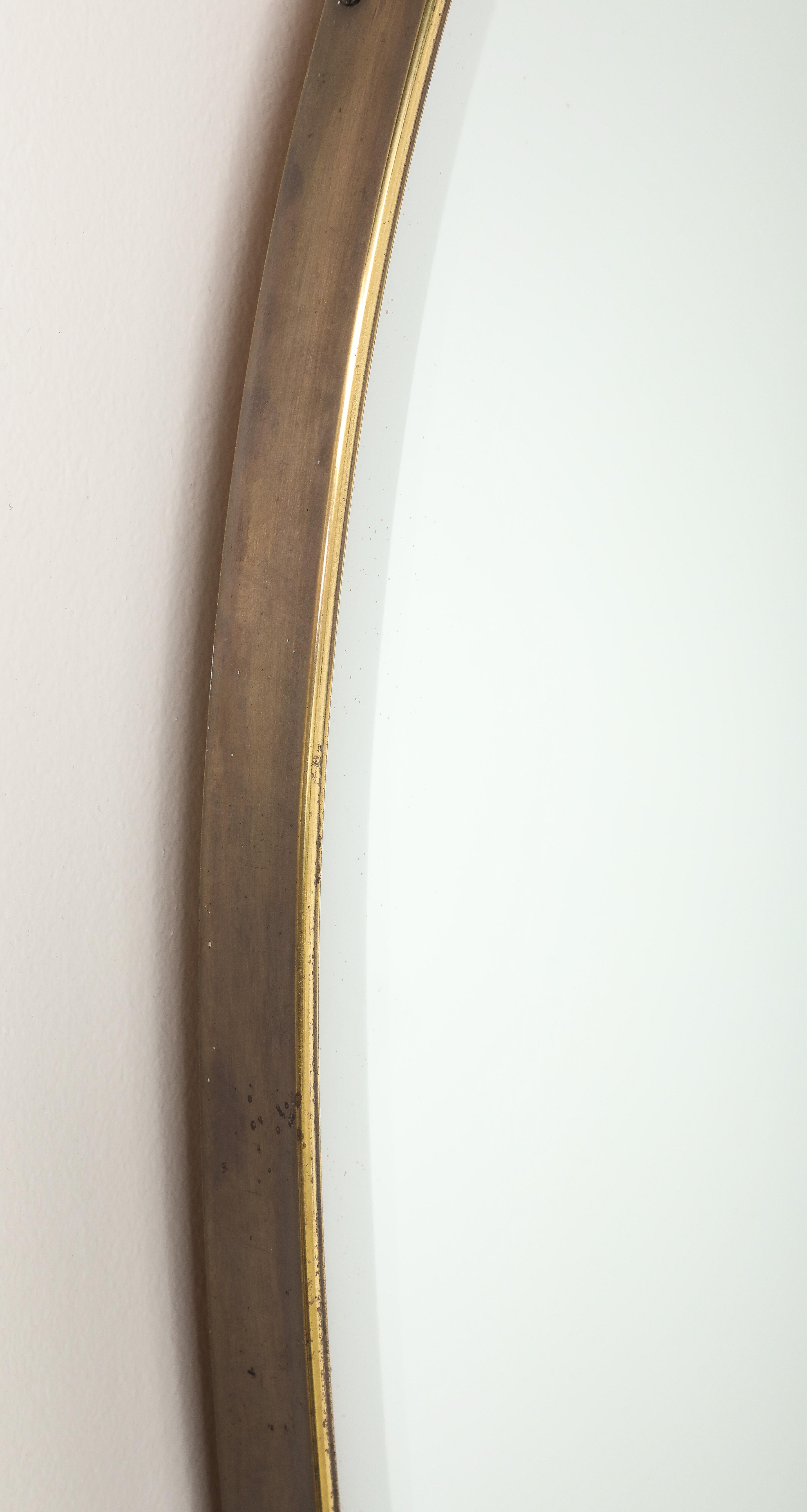 Espejo biselado italiano de latón de los años 50 mediados del siglo XX en venta