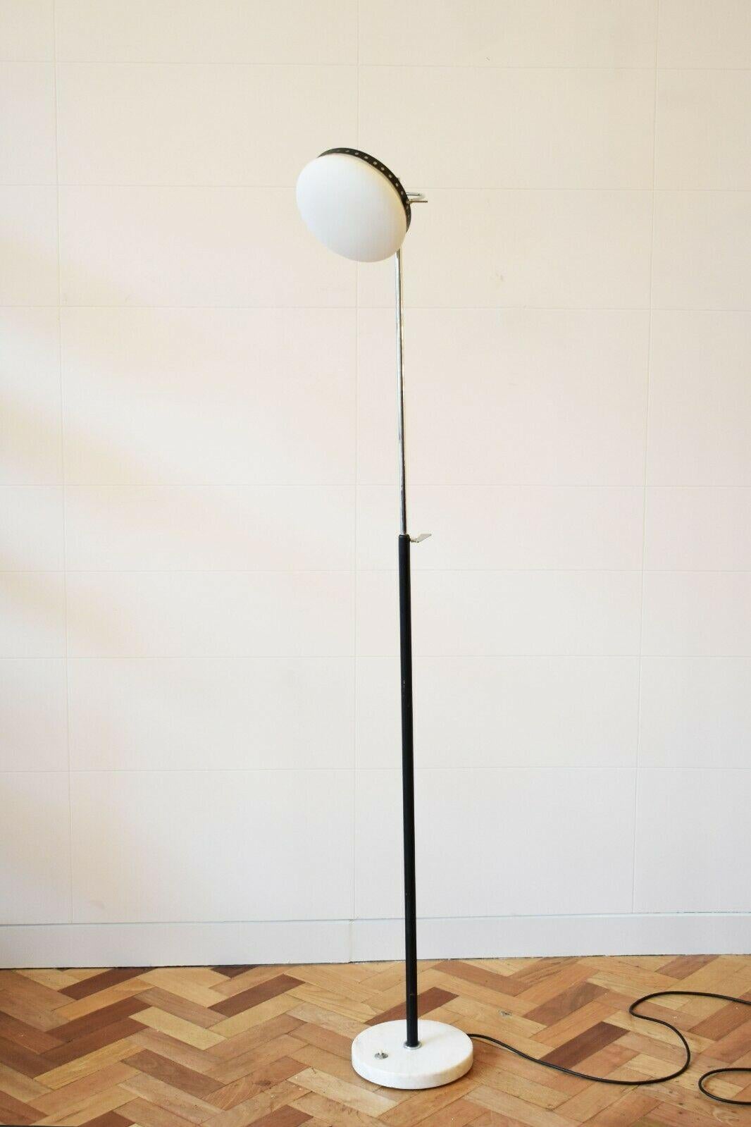 Mid-Century Modern Italian 1950s Chrome Floor Lamp with Frosted Glass, Marble Base by Stillux For Sale