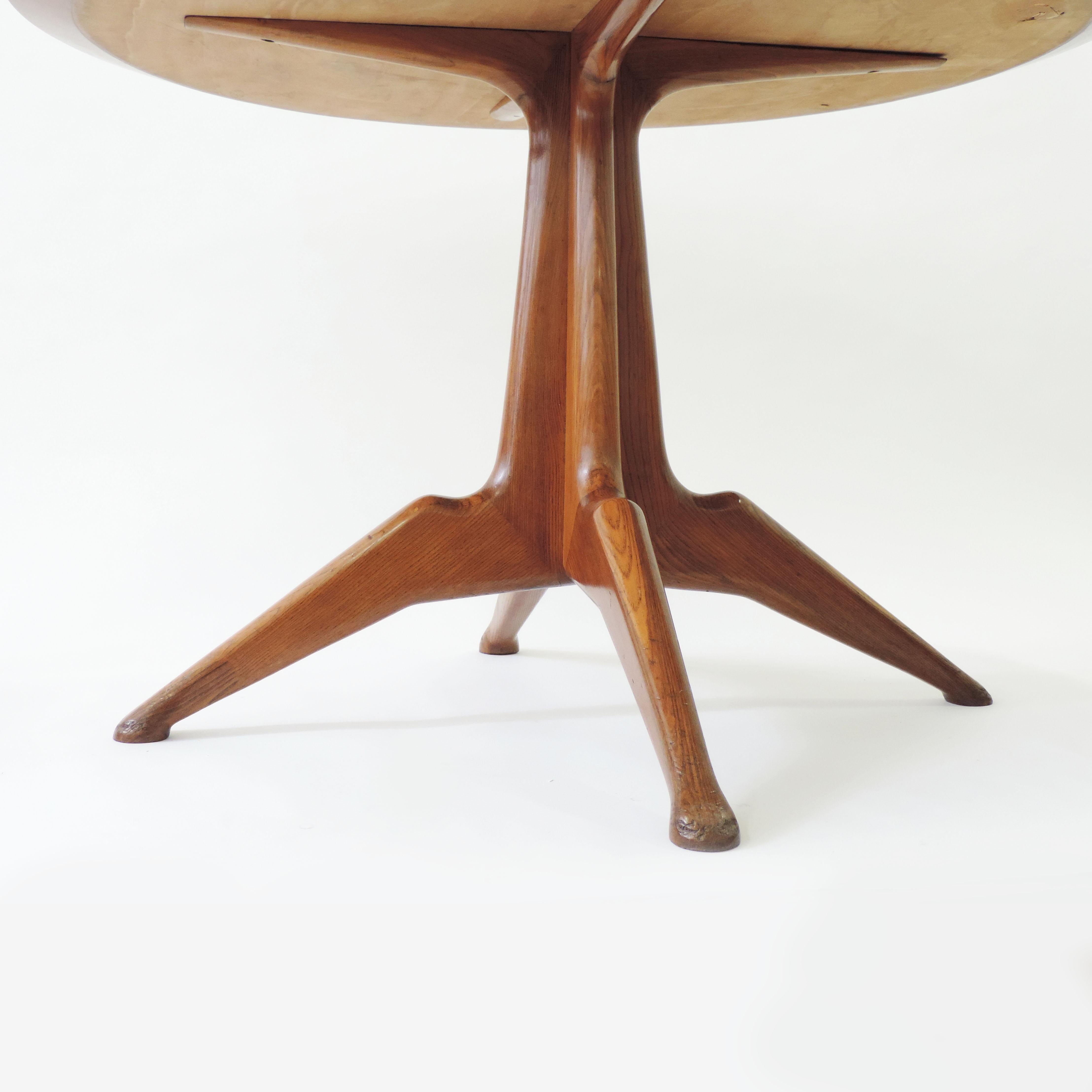 Italian 1950s Circular Dining table Att. to Ico Parisi In Good Condition For Sale In Milan, IT