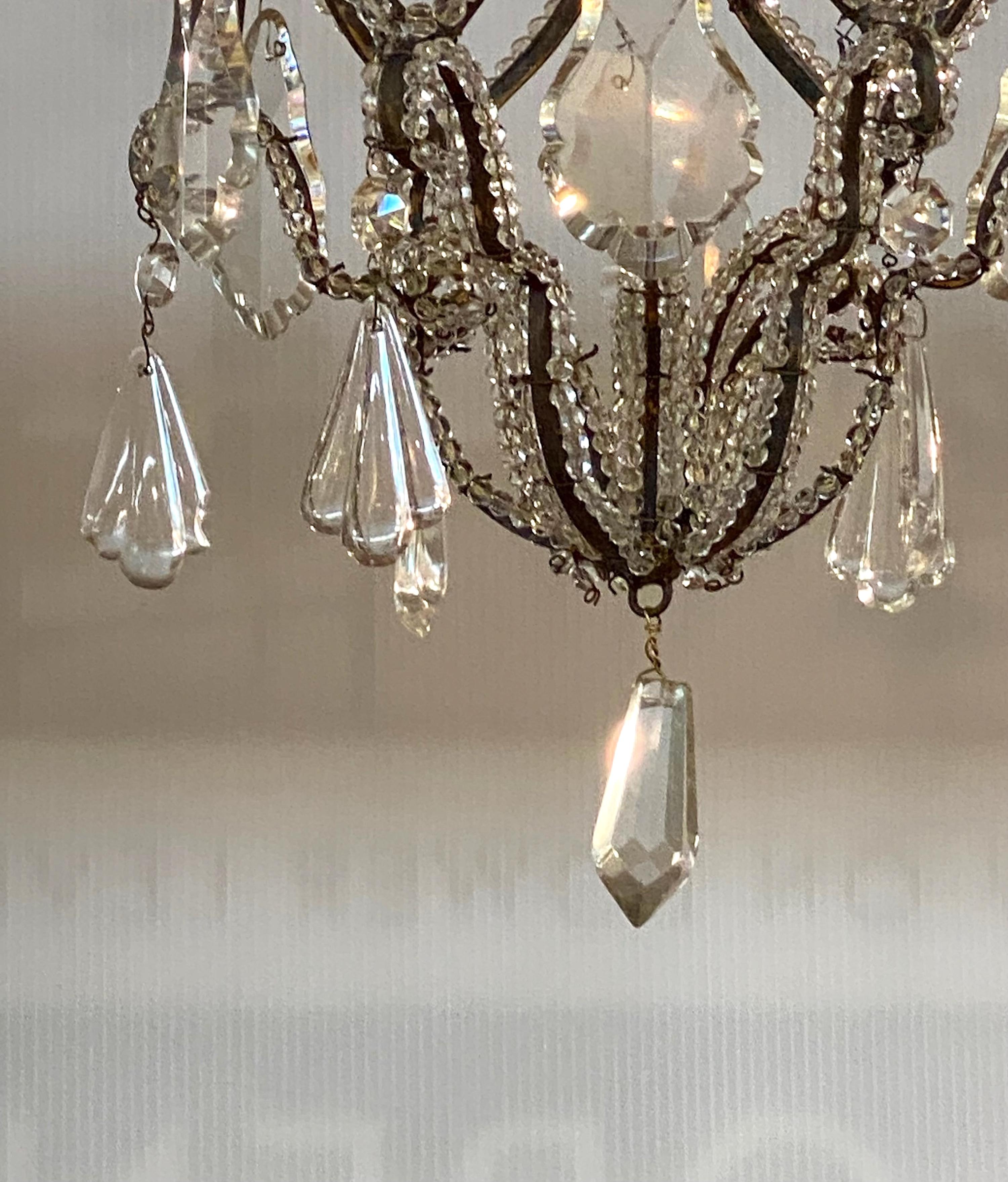 Italian 1950s Crystal Bead and Drops Pendant Light In Good Condition In New York, NY
