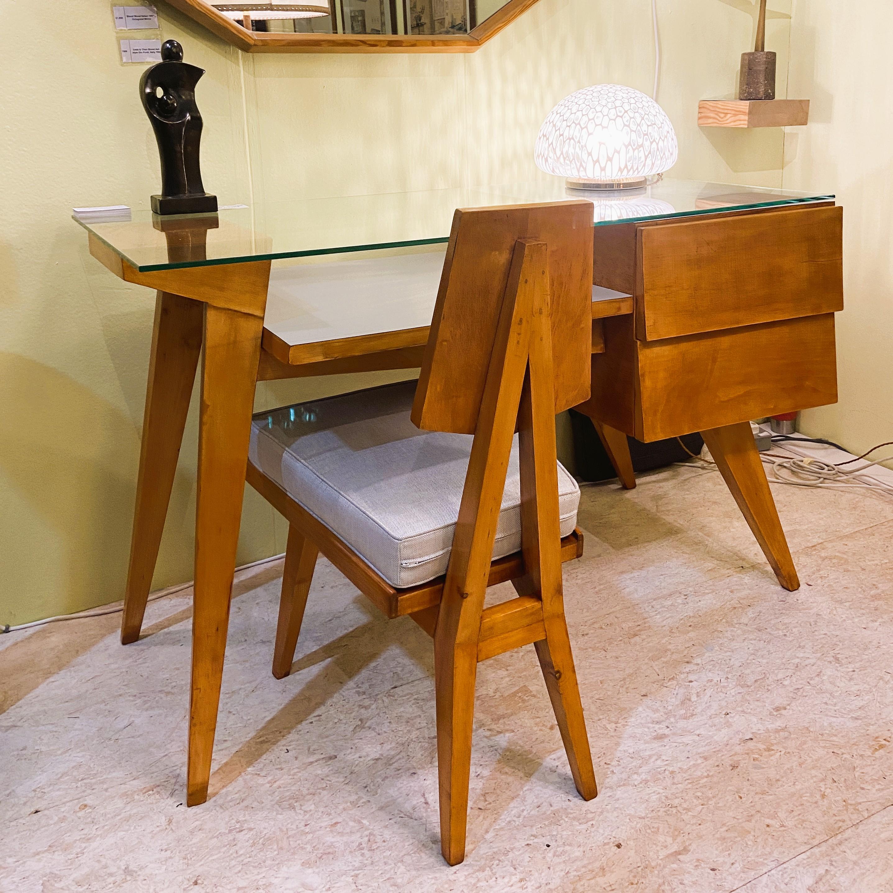 Italienischer Schreibtisch und Stuhl aus den 1950er Jahren in der Art von Gio Ponti im Angebot 13