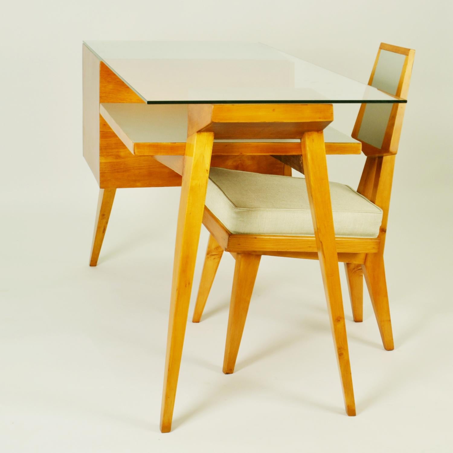 Italienischer Schreibtisch und Stuhl aus den 1950er Jahren in der Art von Gio Ponti im Angebot 1