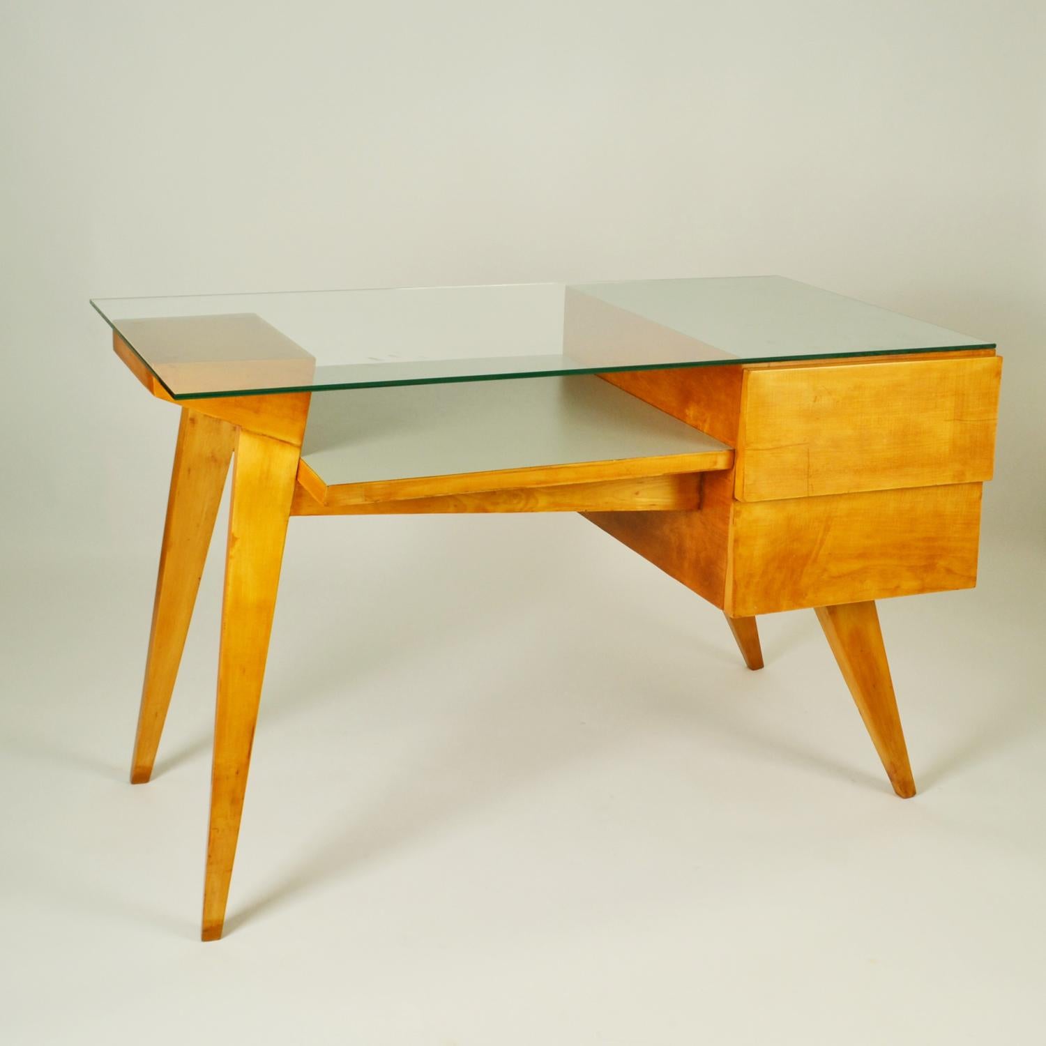 Italienischer Schreibtisch und Stuhl aus den 1950er Jahren in der Art von Gio Ponti im Angebot 3