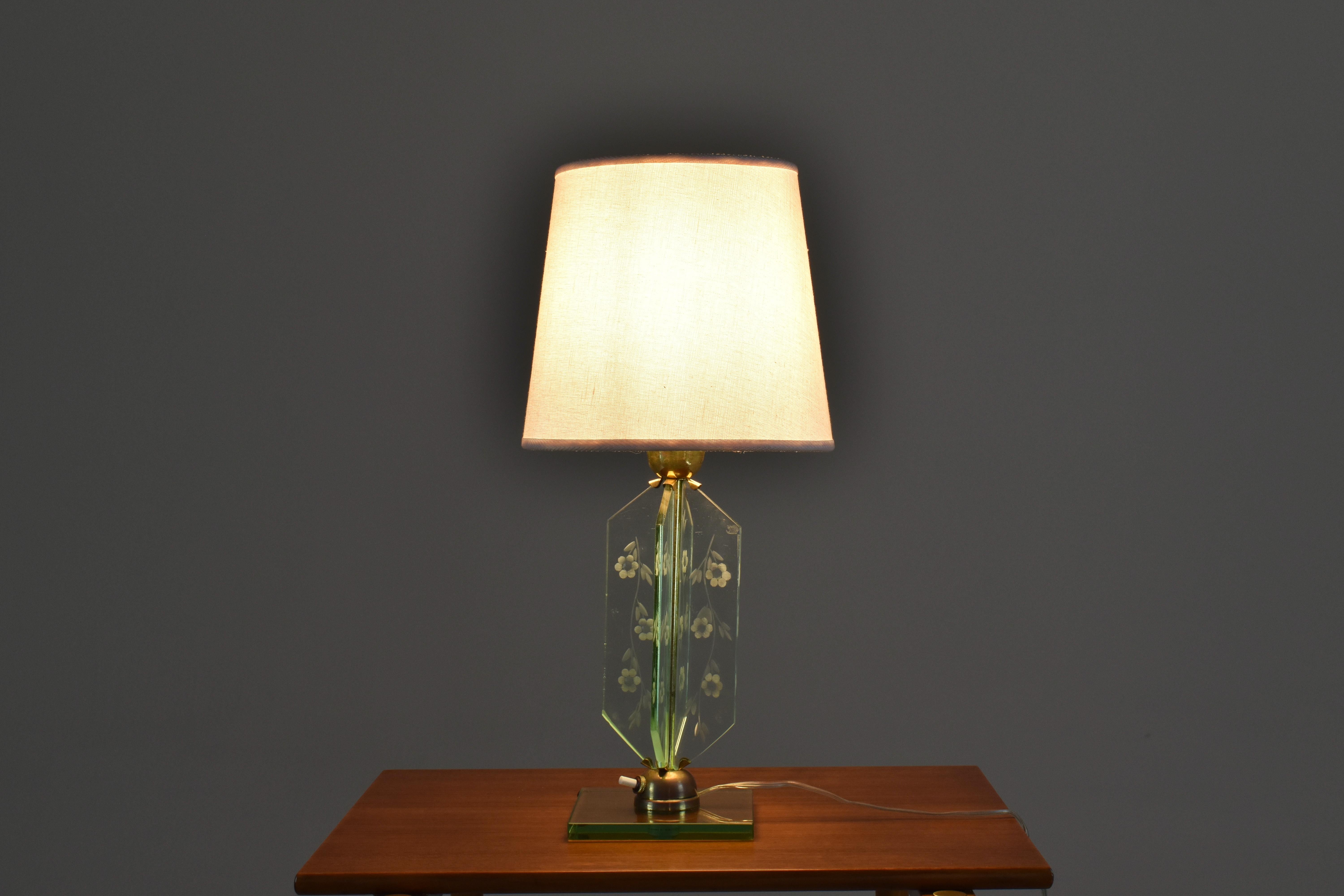 20th Century Italian 1950's Glass Flower Engraved Table Lamp Fontana Arte Style For Sale