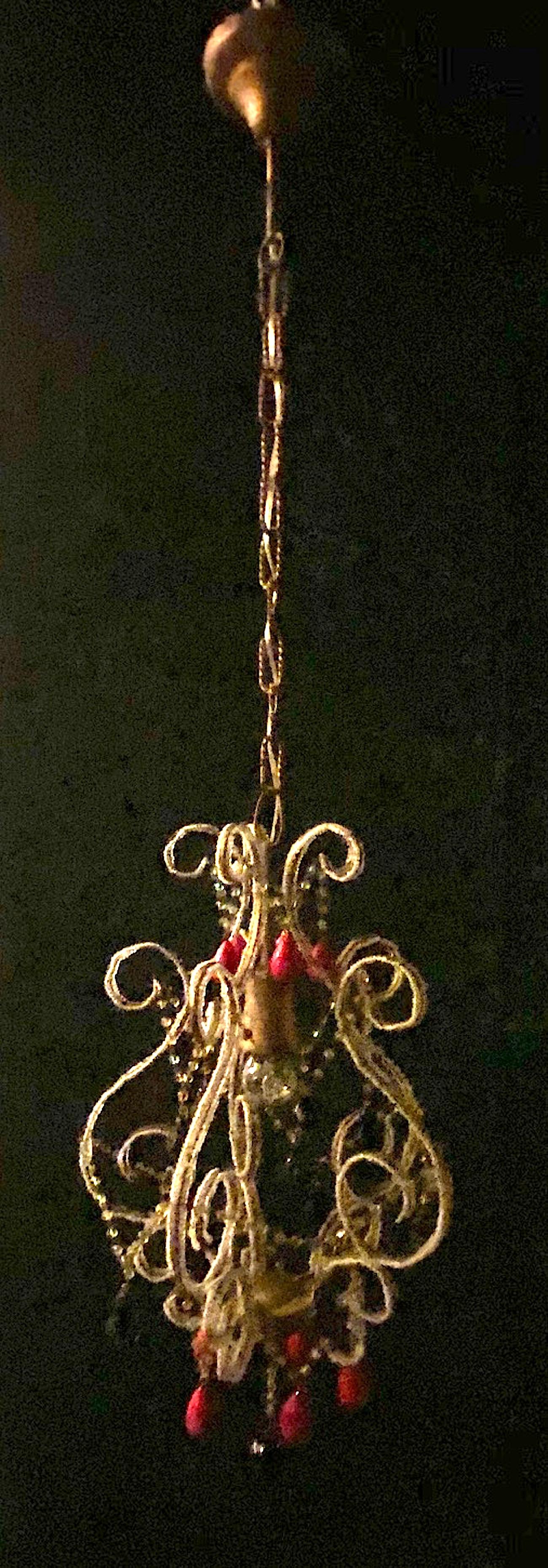 Lampe à suspension italienne Hollywood Regency des années 1950 avec fruits et perles vénitiens en vente 7