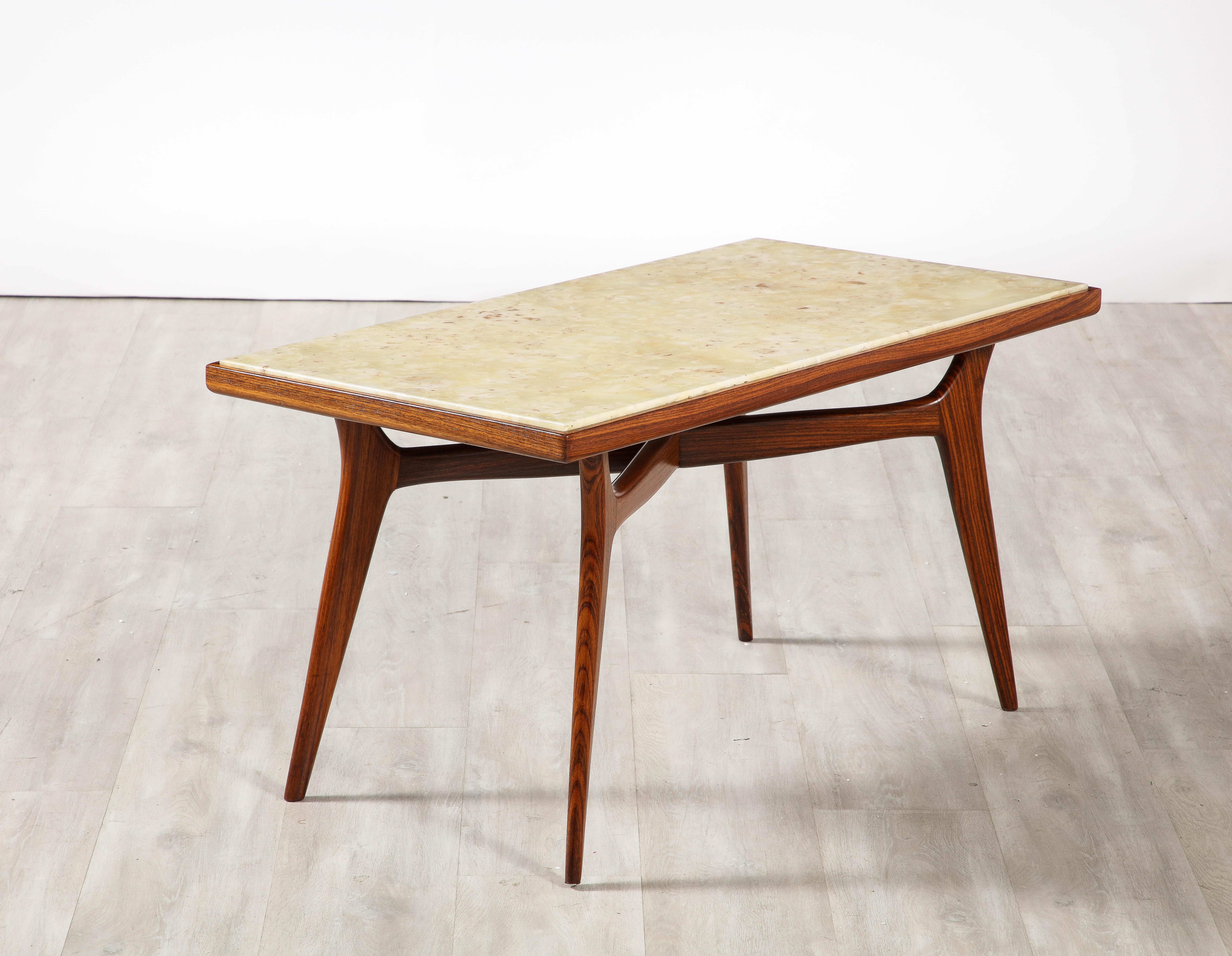 Italien 1950's Ico Parisi Att. Table basse avec plateau en onyx en vente 3