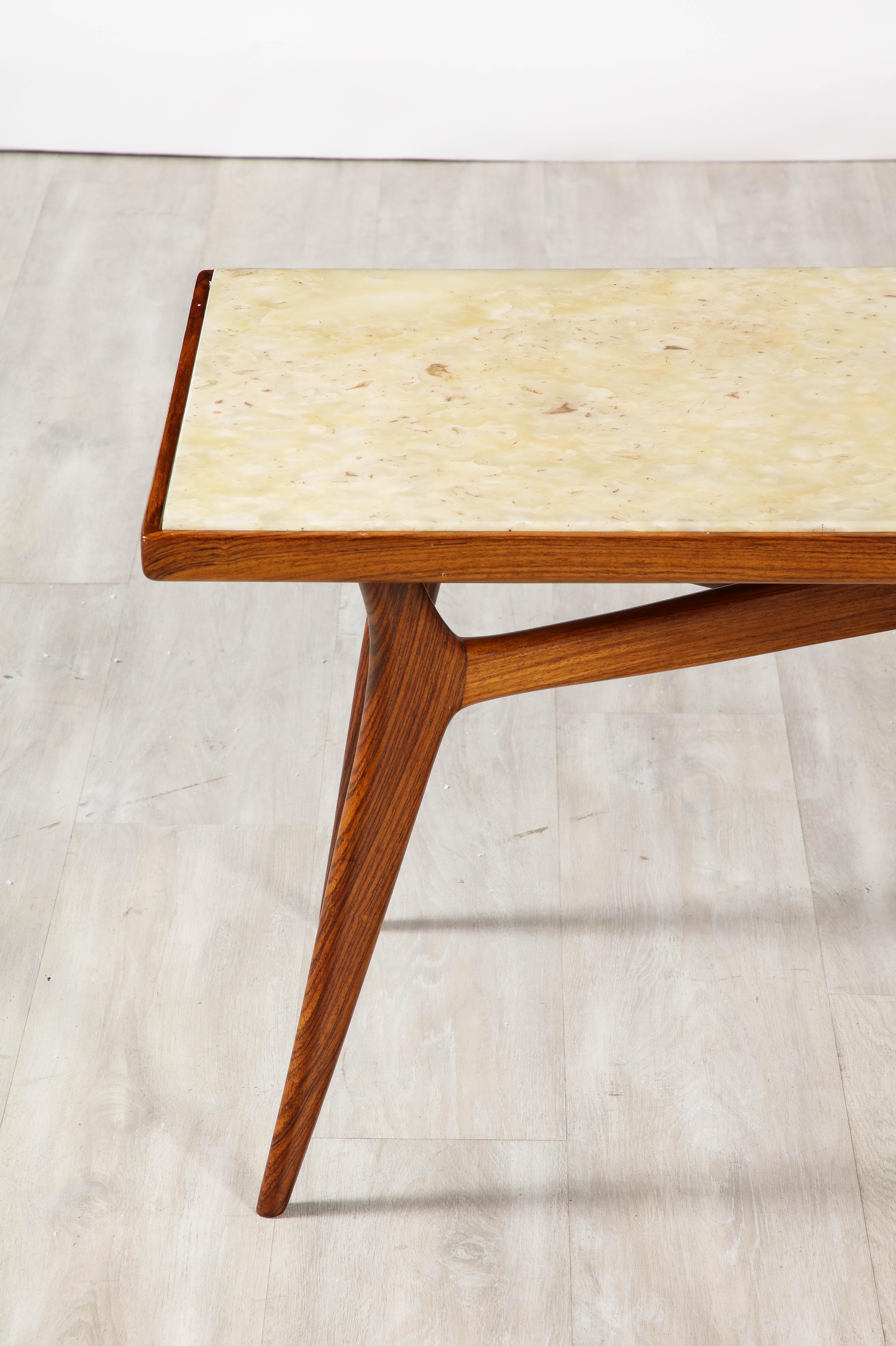 Mid-Century Modern Italien 1950's Ico Parisi Att. Table basse avec plateau en onyx en vente