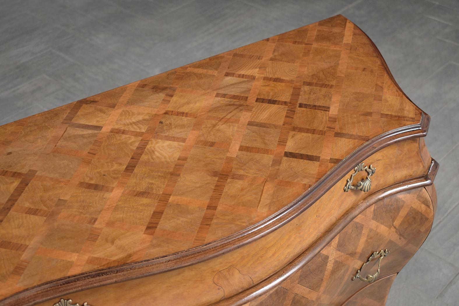 Italian Vintage Commode: Restored Wood and Marquetry Veneer Bombay Chest In Good Condition In Los Angeles, CA