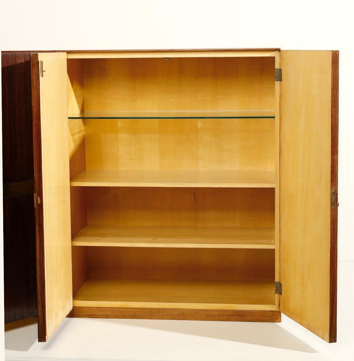 Mid-Century Modern Un grand meuble italien attribué à Osvaldo Borsani, vers 1950 en vente