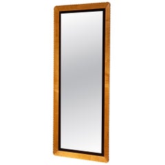Großer Wandspiegel im Mid-Century-Modern-Stil aus den 1950er Jahren, Italien, aus Ulme, 202 cm/79,53 Zoll.