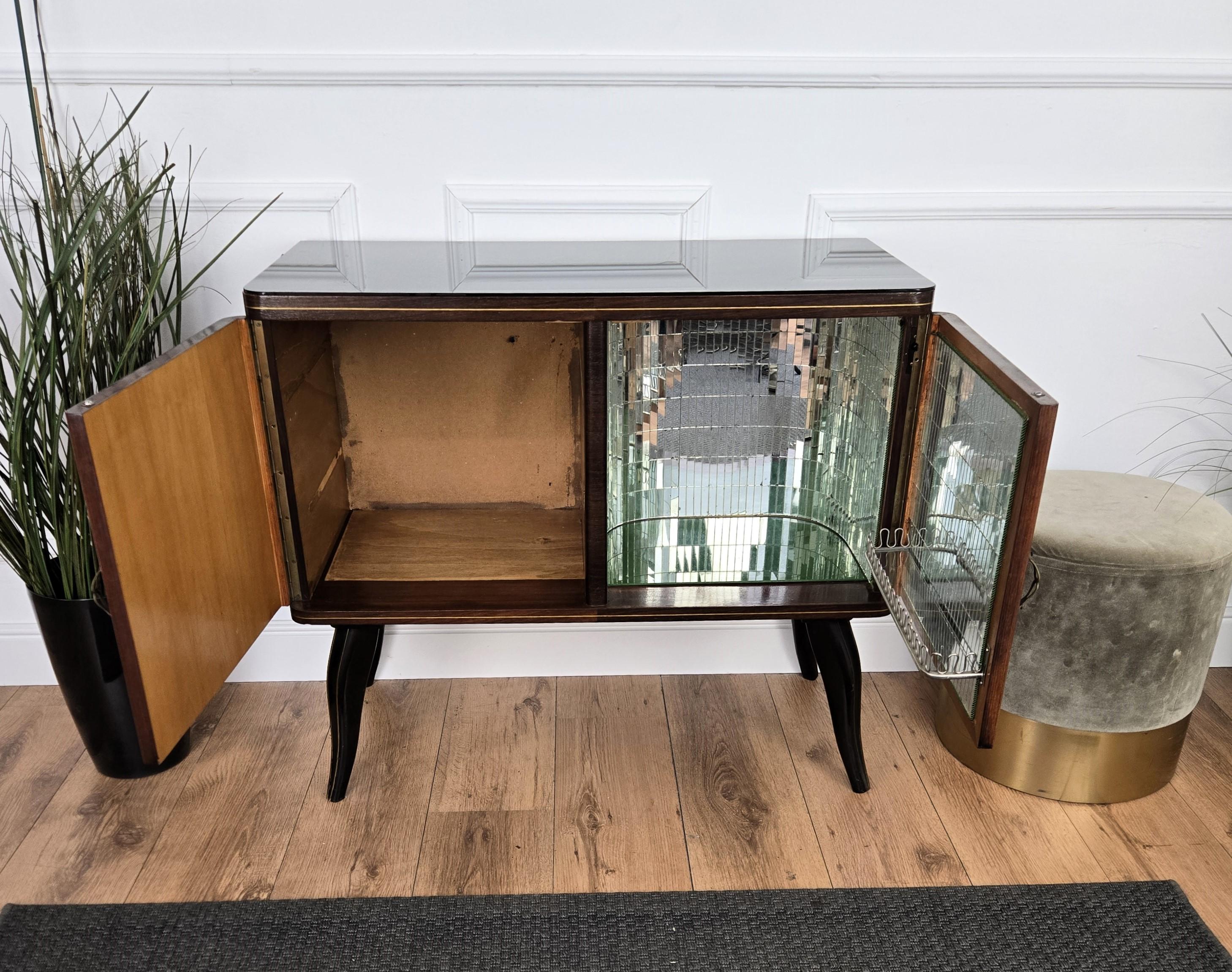 Italian 1950s Mid-Century Modern Walnut and Mirror Mosaic Dry Bar Cabinet For Sale 4