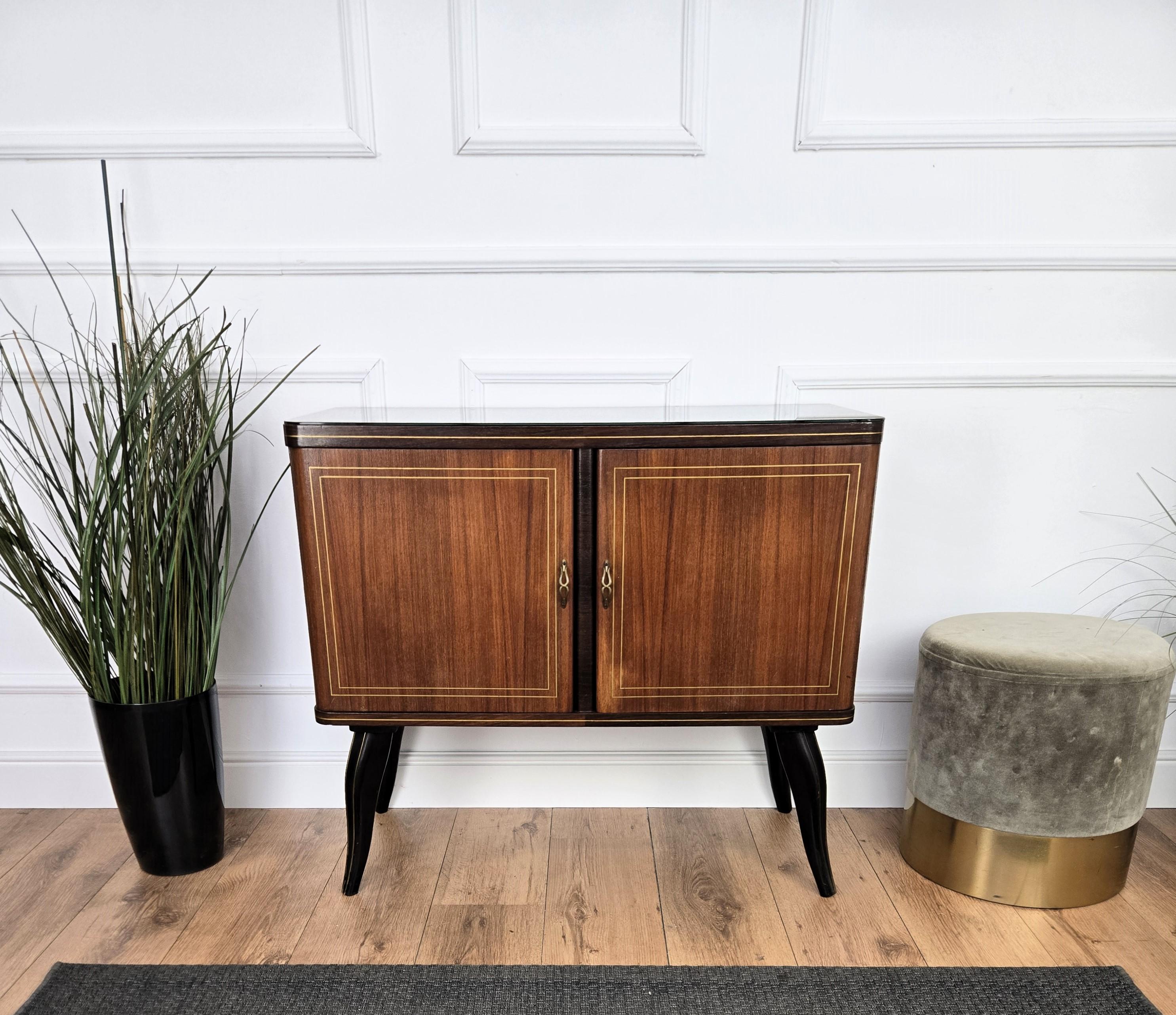 Italian 1950s Mid-Century Modern Walnut and Mirror Mosaic Dry Bar Cabinet For Sale 2