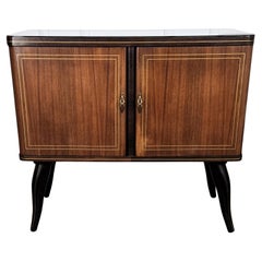 Meuble de bar italien de style mi-siècle moderne en noyer et mosaïque miroir, années 1950
