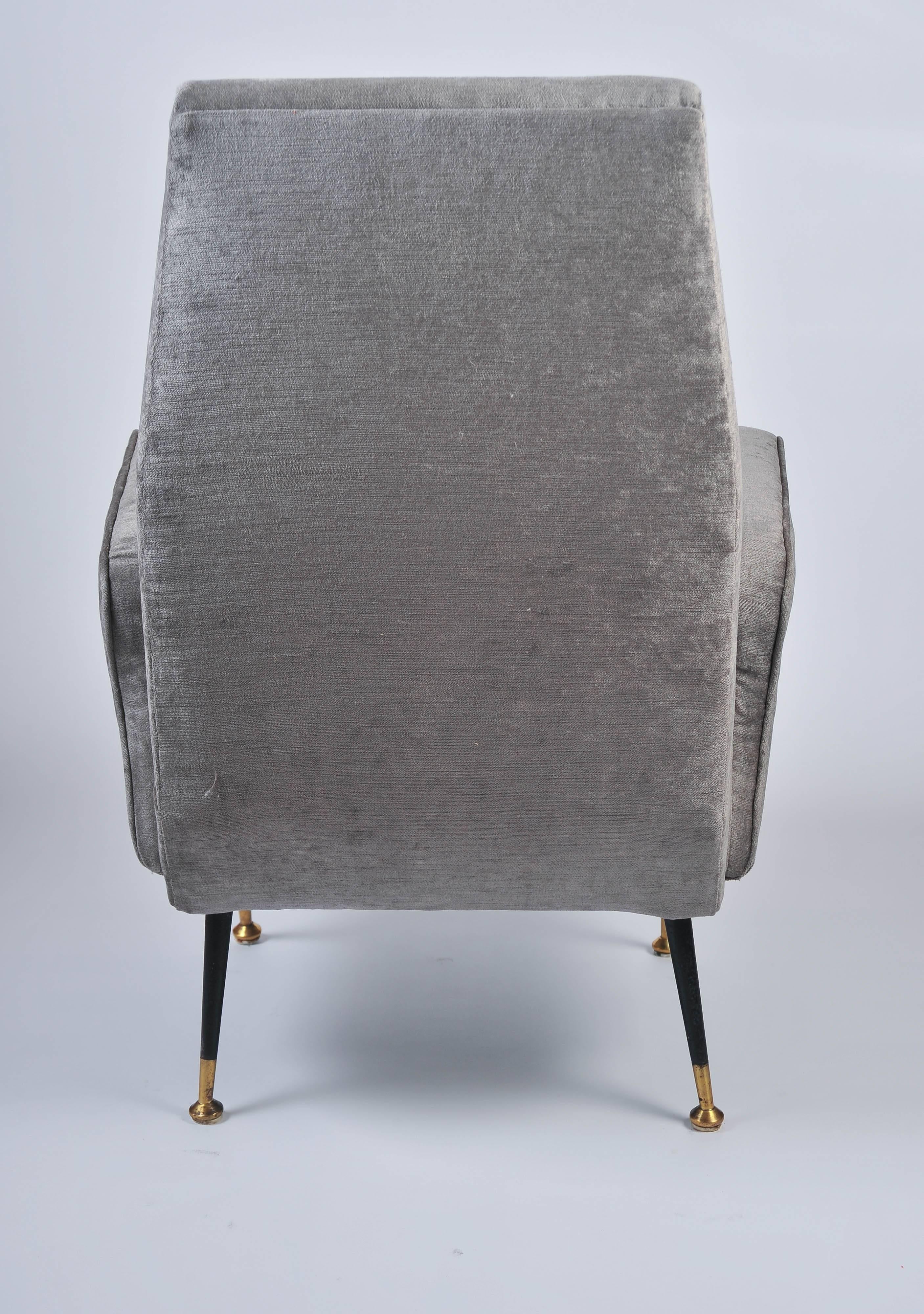 Mid-Century Modern Italian 1950s Pair of Nino Zoncada Armchairs in Grey, Fabric For Sale 1