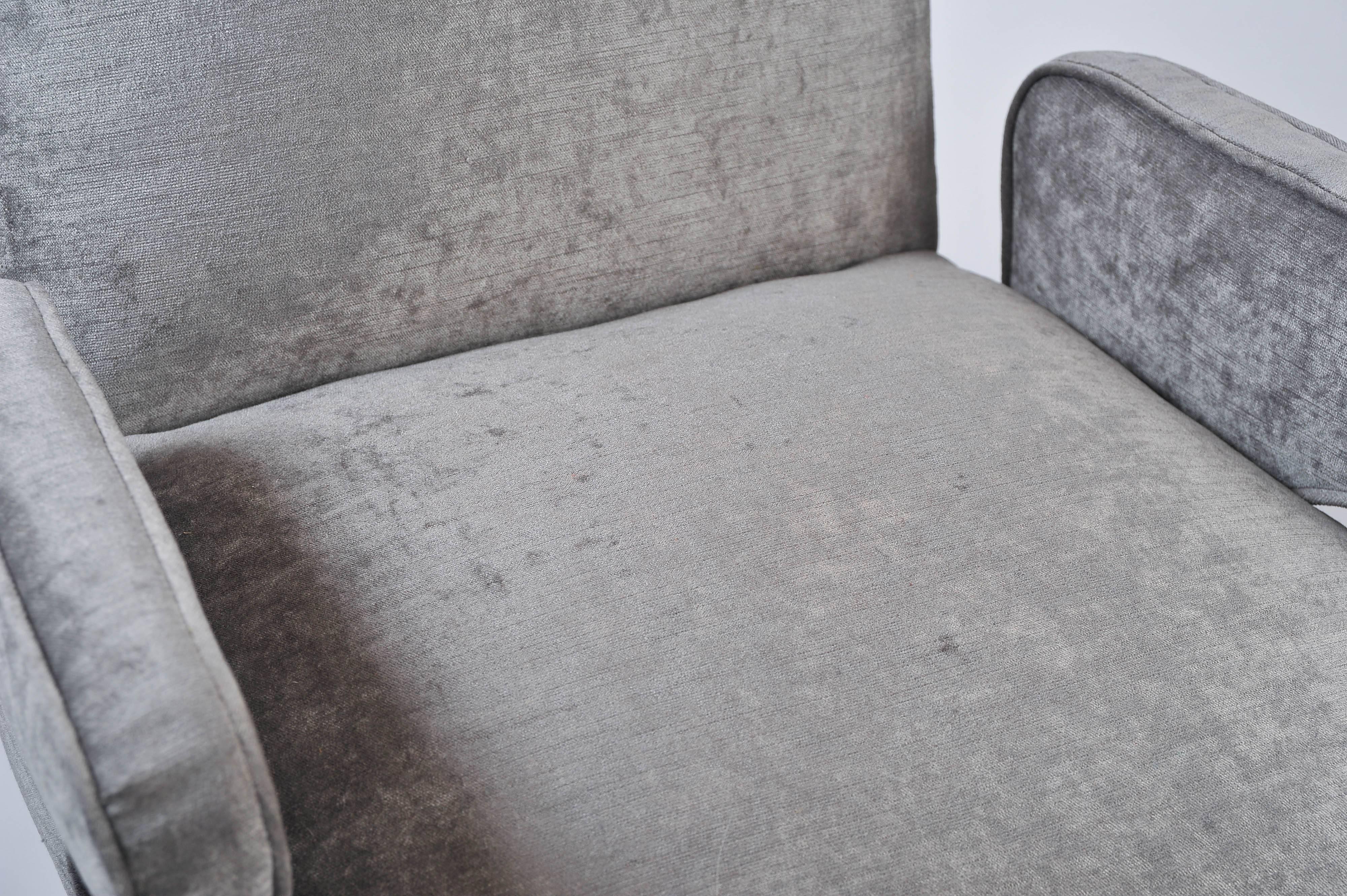 Mid-Century Modern Italian 1950s Pair of Nino Zoncada Armchairs in Grey, Fabric For Sale 3