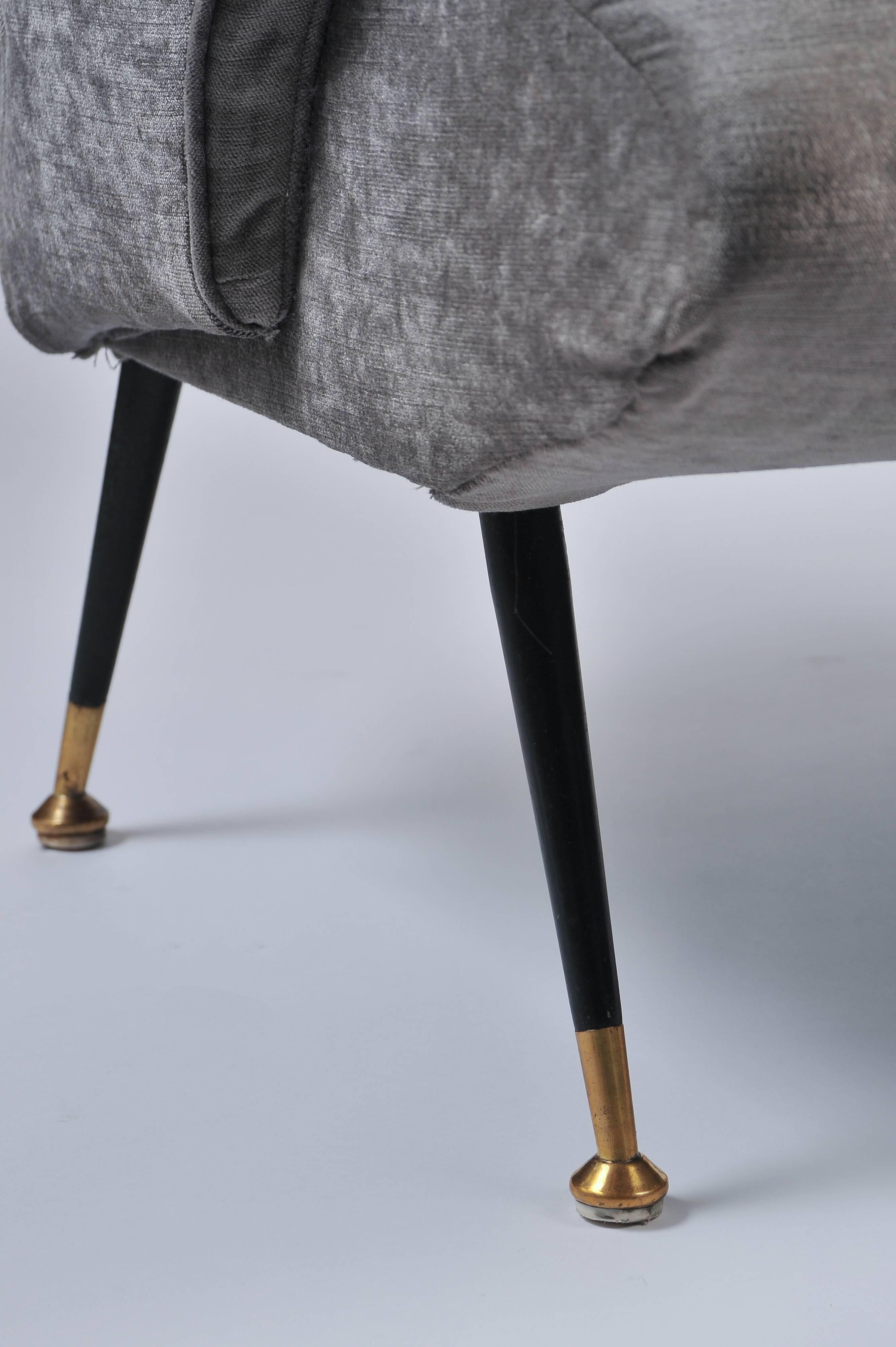 Mid-Century Modern Italian 1950s Pair of Nino Zoncada Armchairs in Grey, Fabric For Sale 4