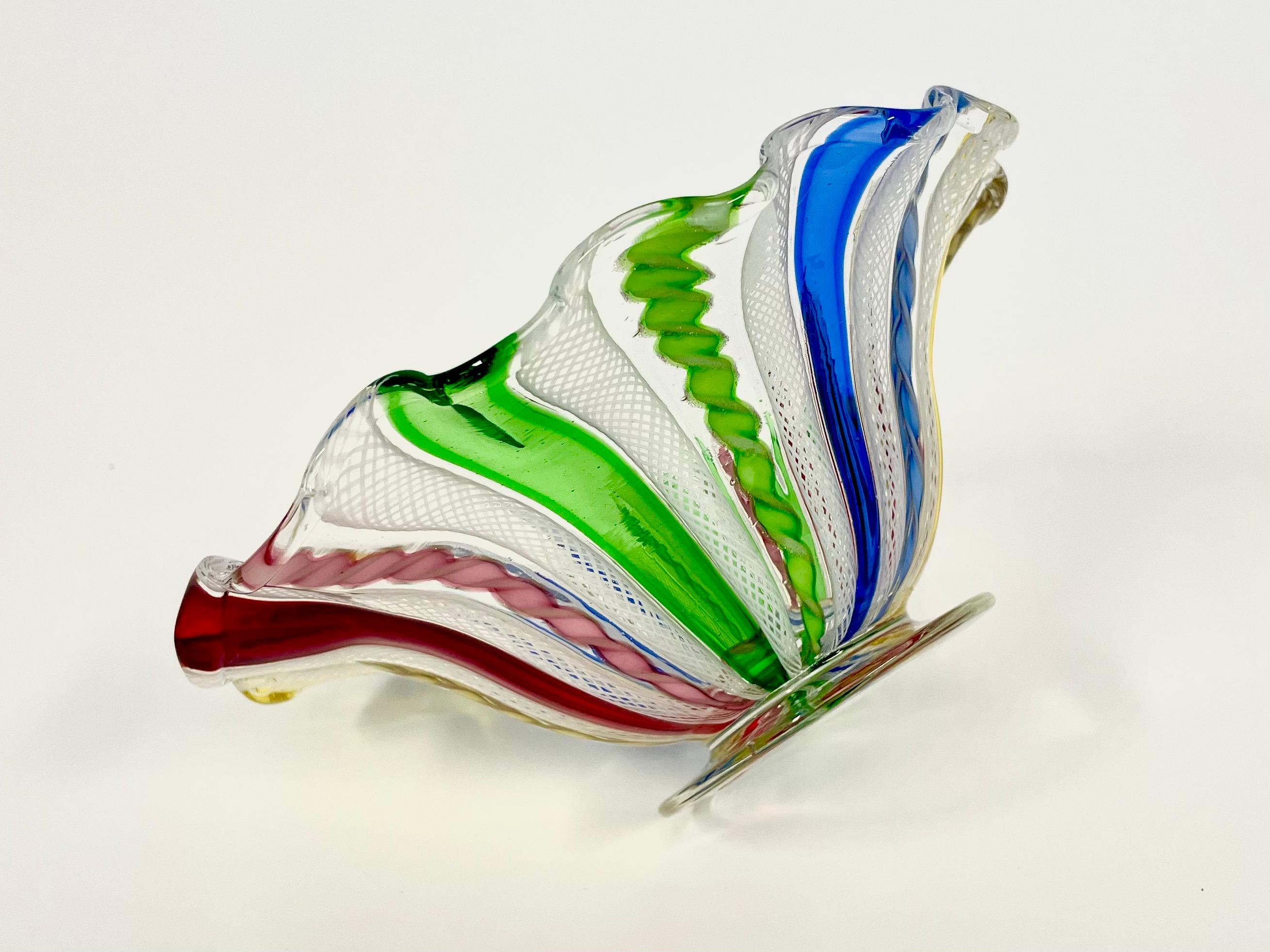 Italienische 1950er Salviati Murano Fußglasschale mit regenbogenfarbenem Dekor im Angebot 2