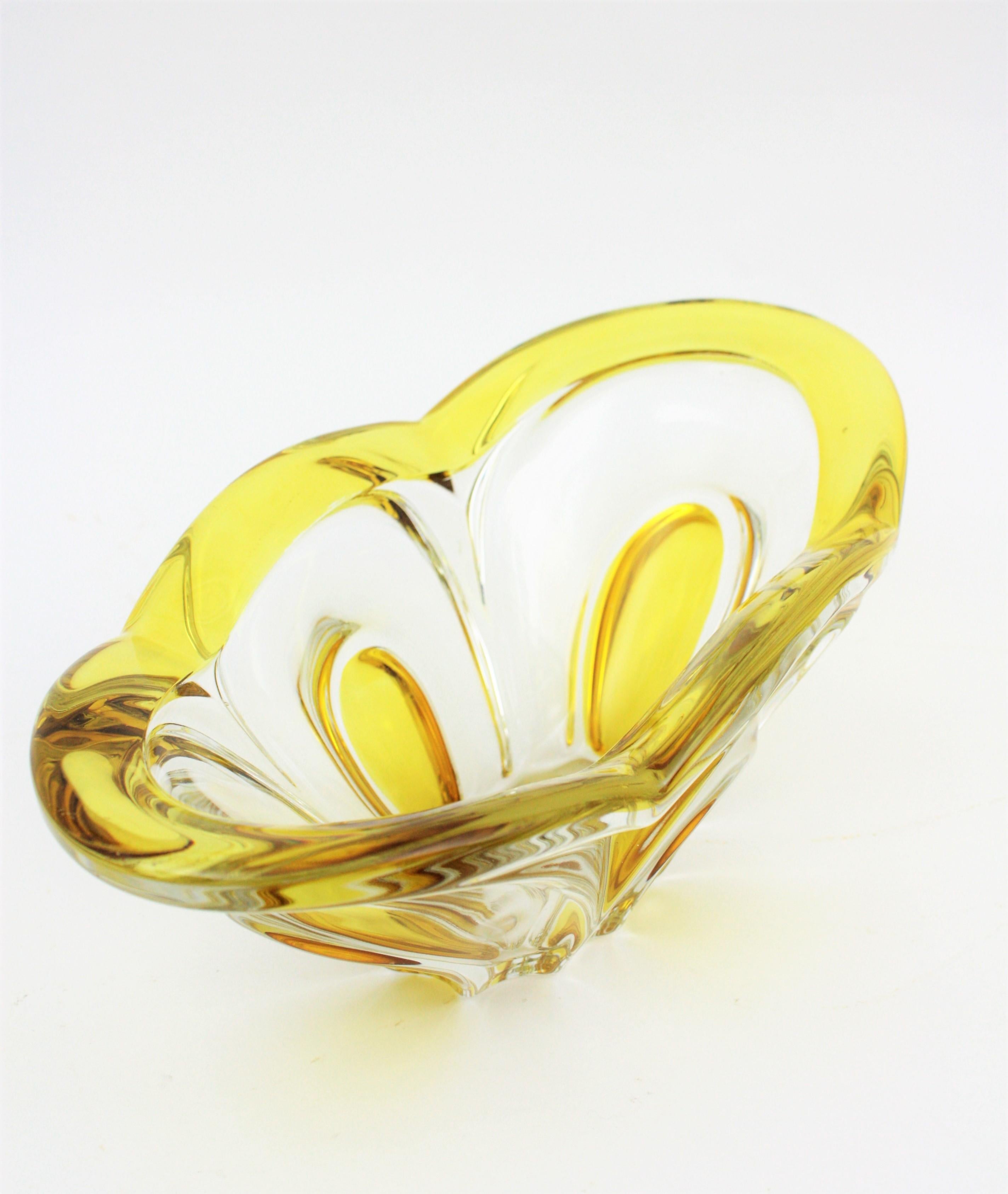 Mid-20th Century Italian 1950s Scalloped Sommerso Yellow and Clear Murano Glass Centrepiece