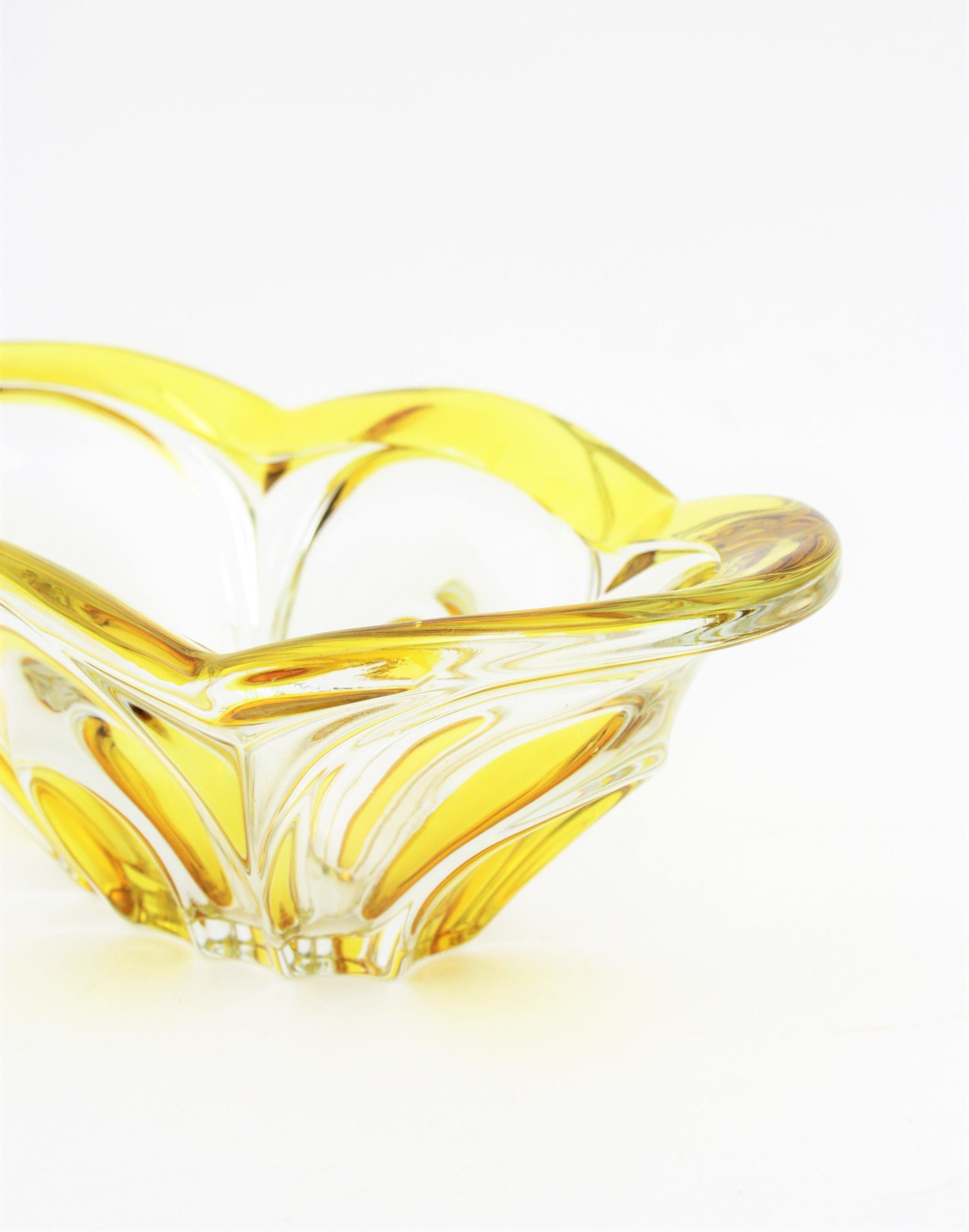 Italian 1950s Scalloped Sommerso Yellow and Clear Murano Glass Centrepiece 1