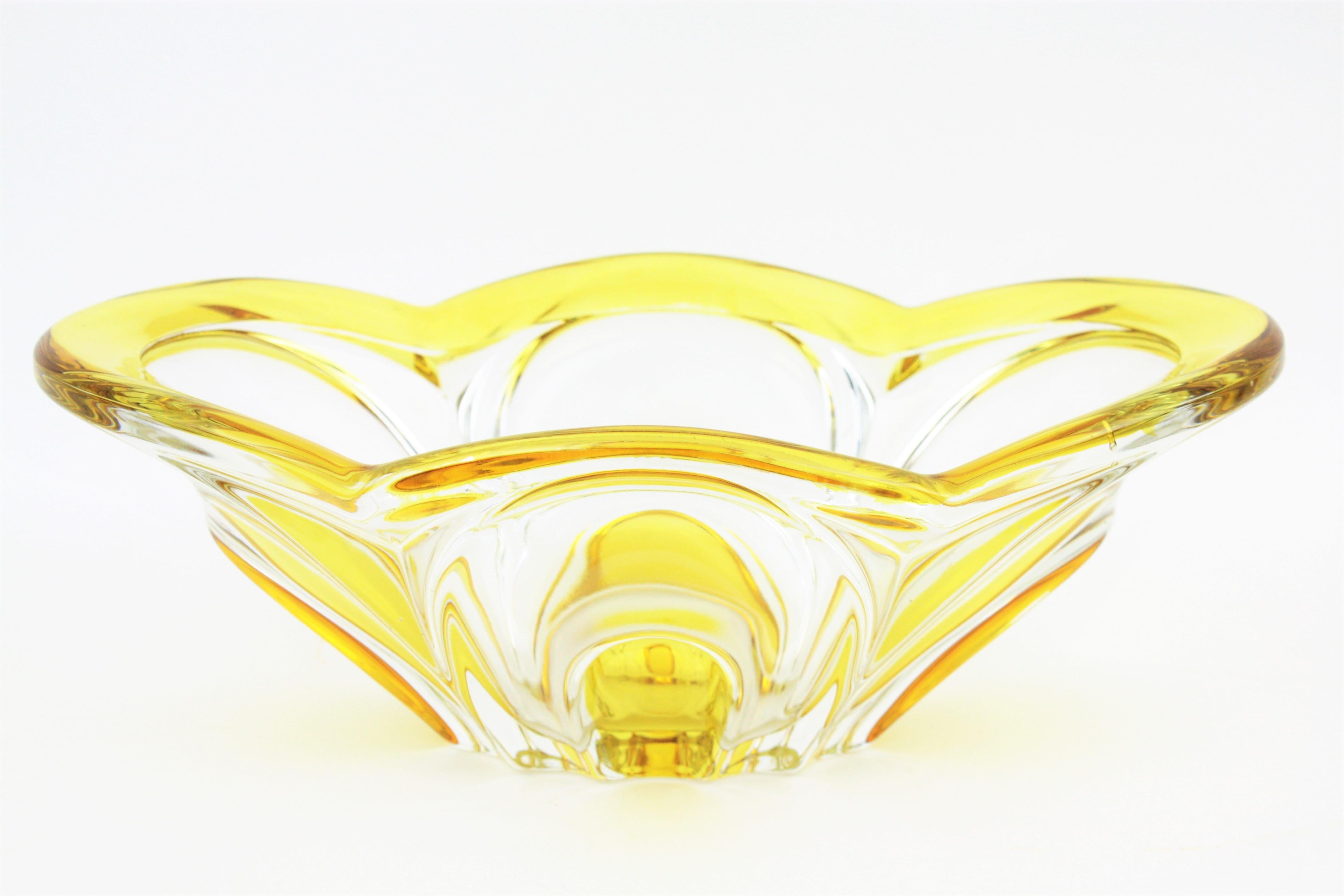 Italian 1950s Scalloped Sommerso Yellow and Clear Murano Glass Centrepiece 2