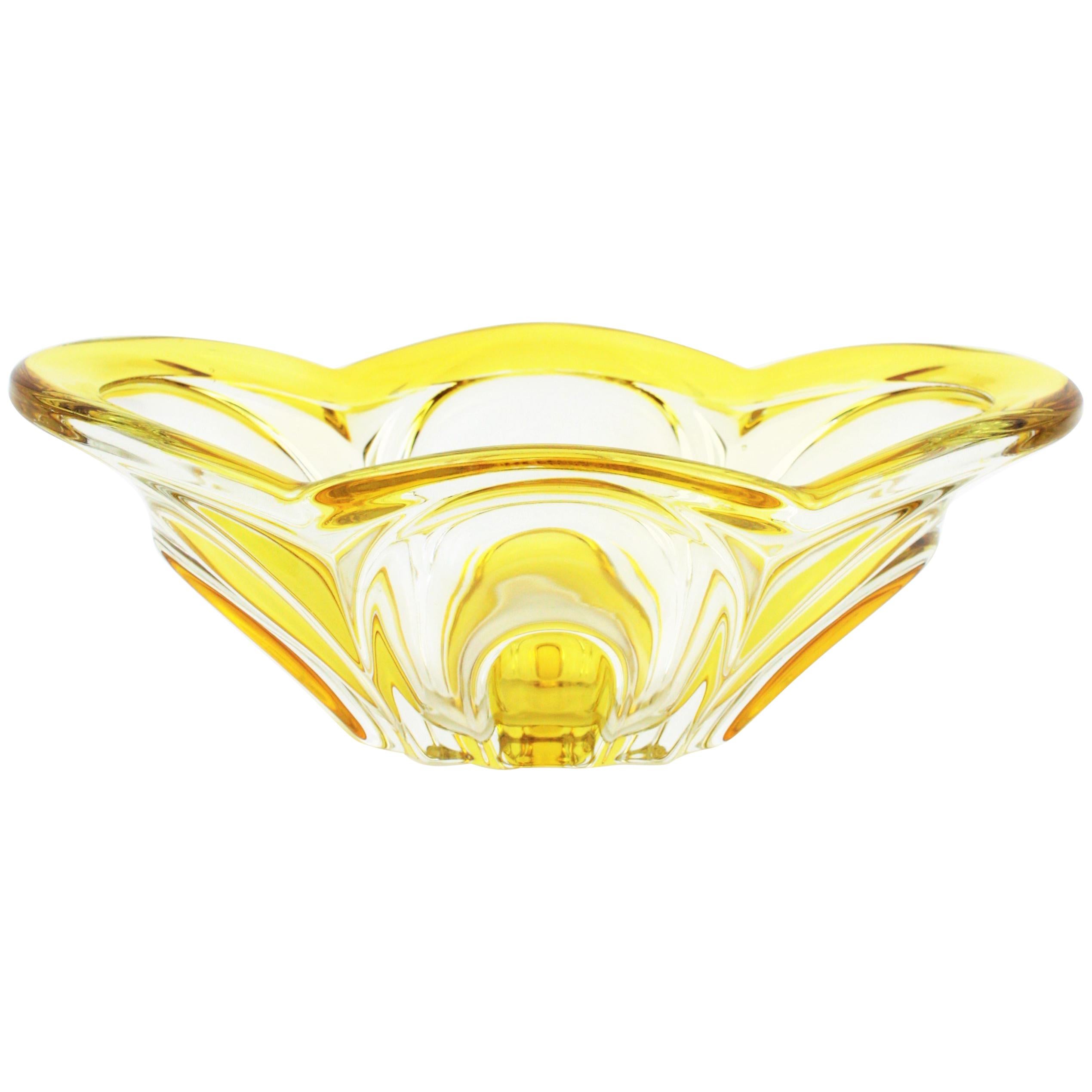 Italian 1950s Scalloped Sommerso Yellow and Clear Murano Glass Centrepiece