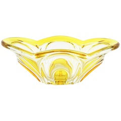 Italian 1950s Scalloped Sommerso Yellow and Clear Murano Glass Centrepiece