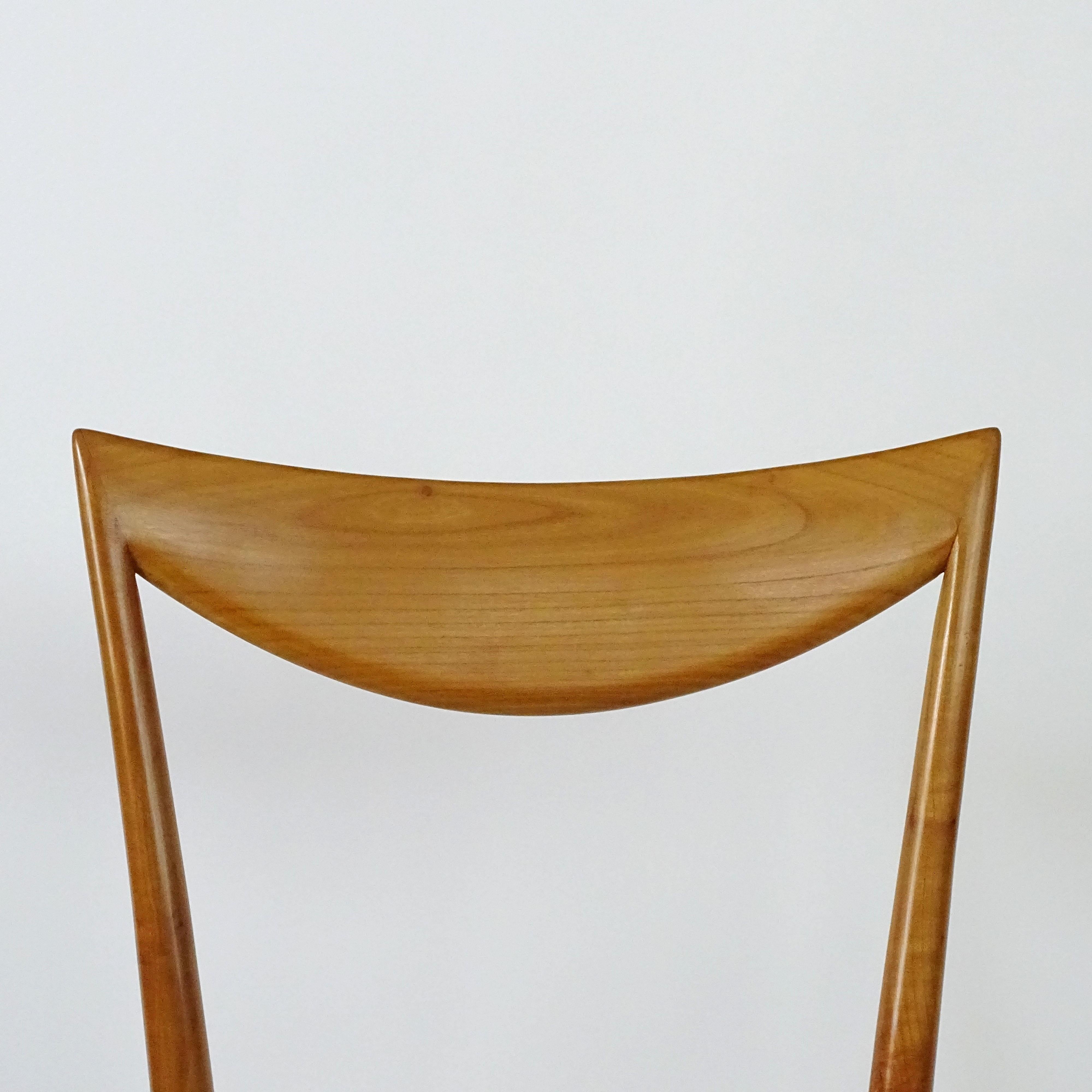 Mid-Century Modern Italian 1950s Sculptural Single Chair For Sale