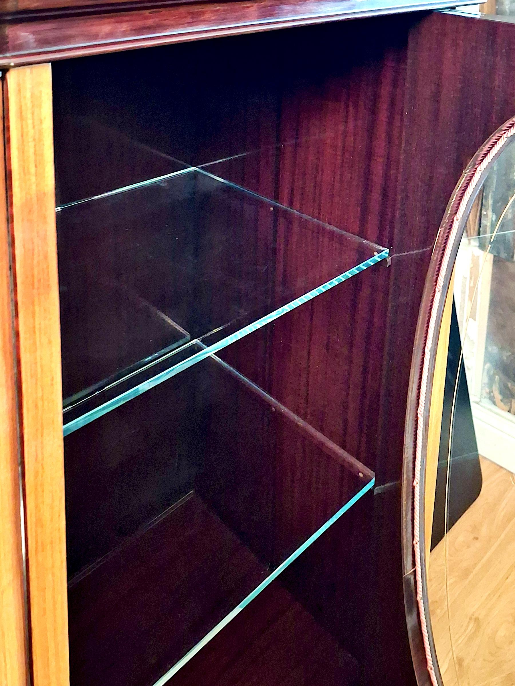 Italian 1950s Sideboard/Bar Cabinet Attributed to Paolo Buffa For Sale 4