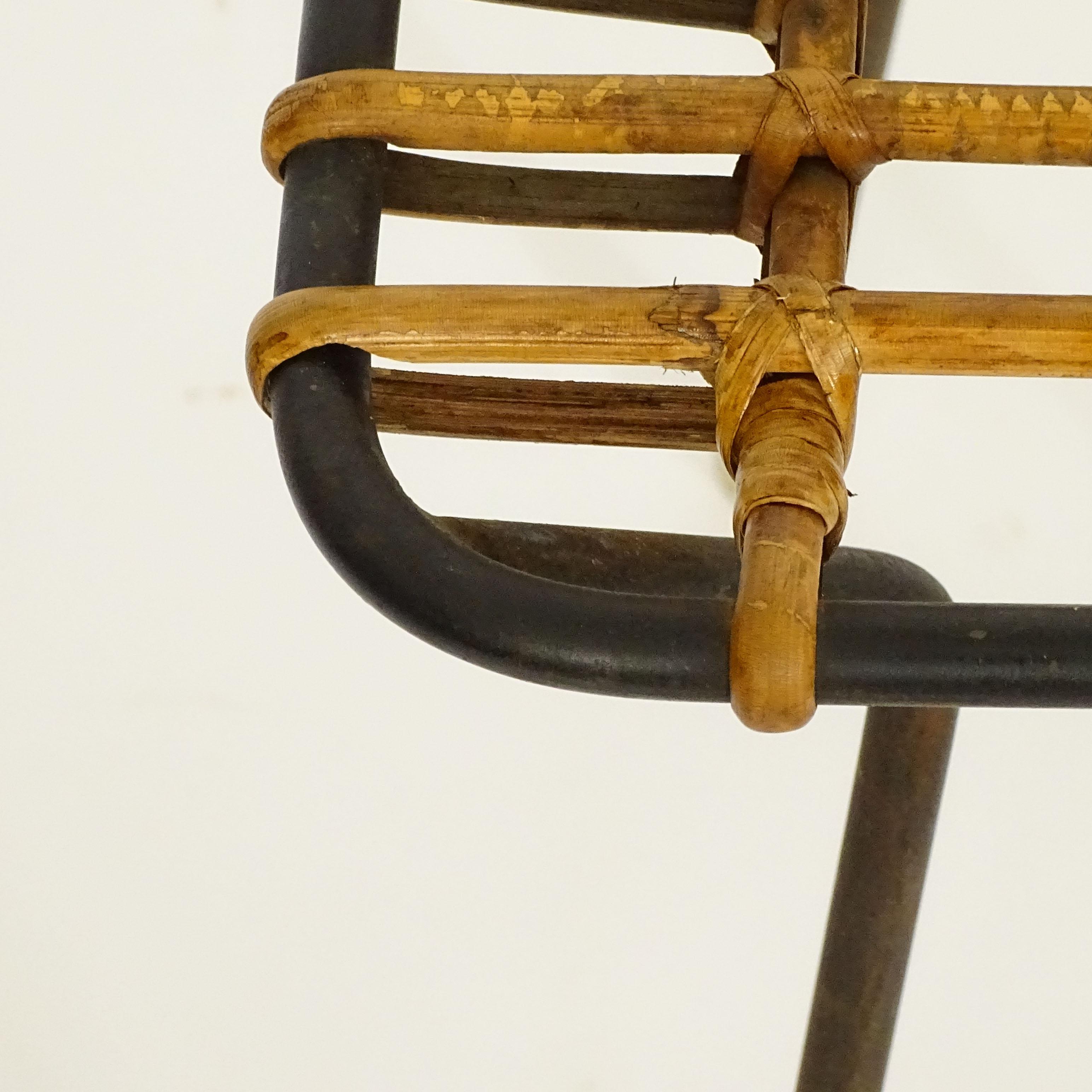 Italian 1950s Stool in Black Tubular Metal with Intertwined Bamboo Seat For Sale 1