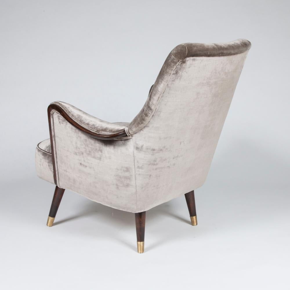 Italian 1950s Velvet Suite Comprising of a Sofa & a Pair of Armchairs For Sale 1