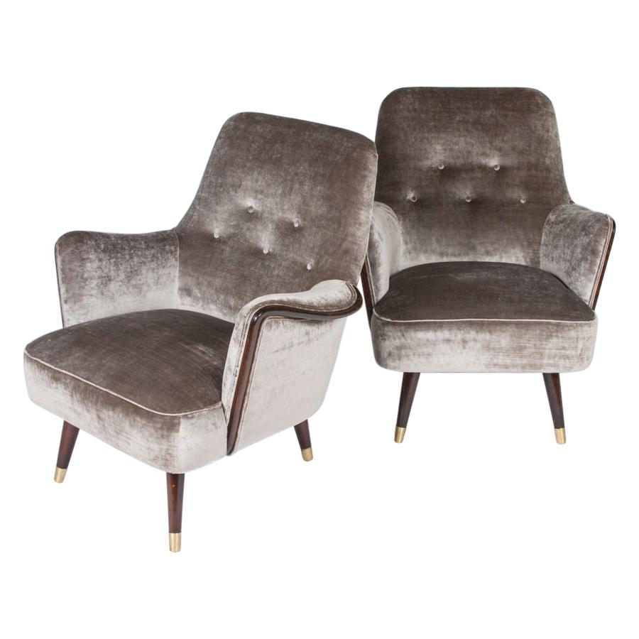 Conjunto italiano de terciopelo de los años 50 compuesto por un sofá y un par de sillones