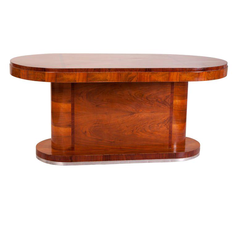 Table italienne en noyer des années 1950 en vente