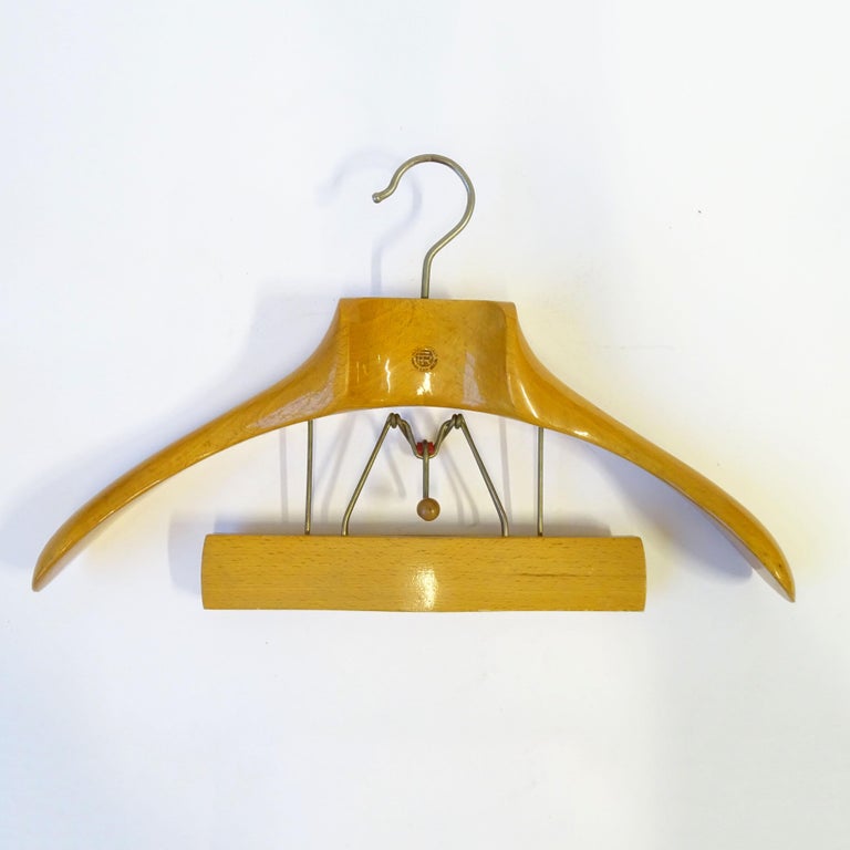 Lot De 11 Cintres Vintage En Bois - Reguitti Et Autres - Fabriqués En France